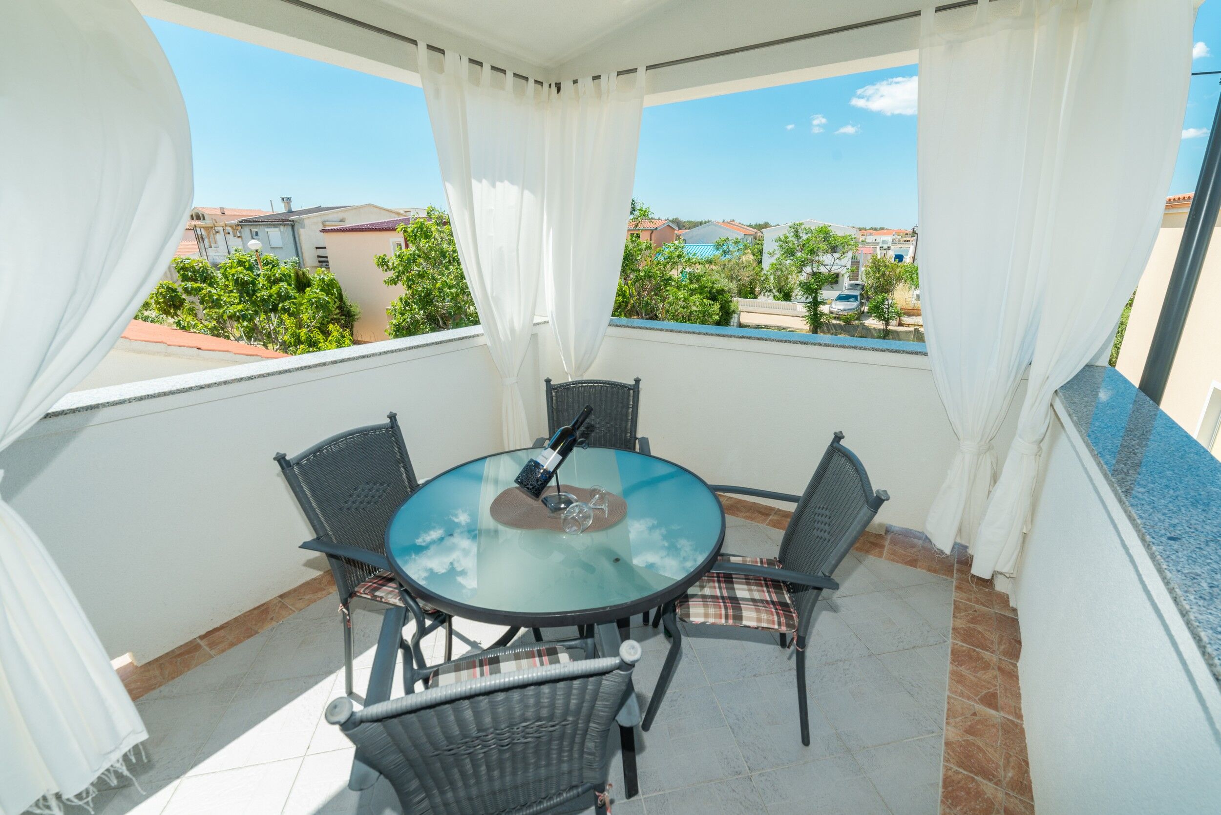 Apartments Bojana 33487-A2