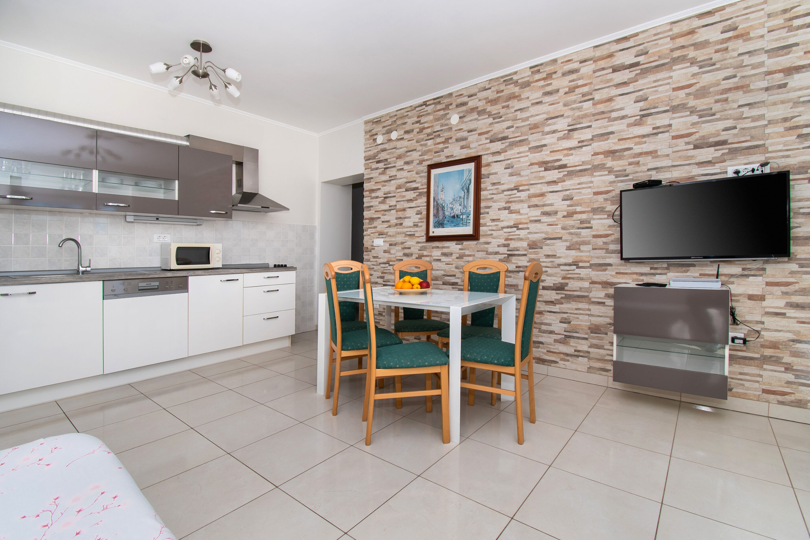 Apartments Superba 84051-A2