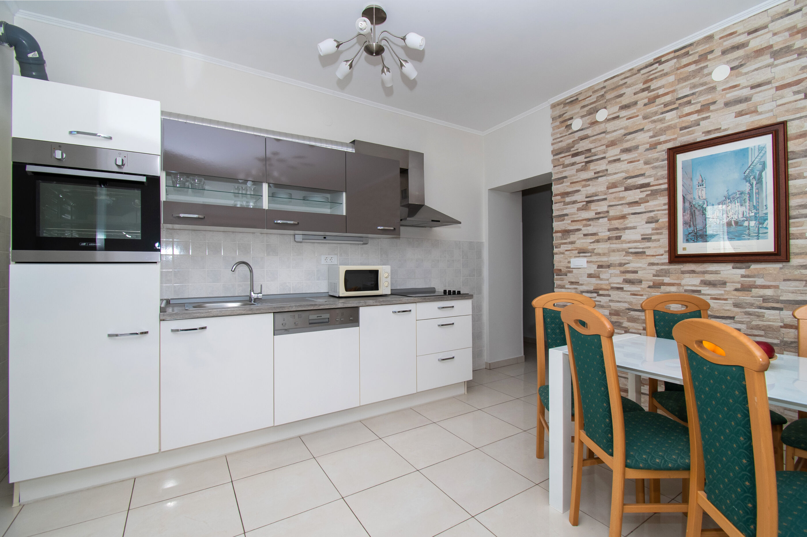 Apartments Superba 84051-A2