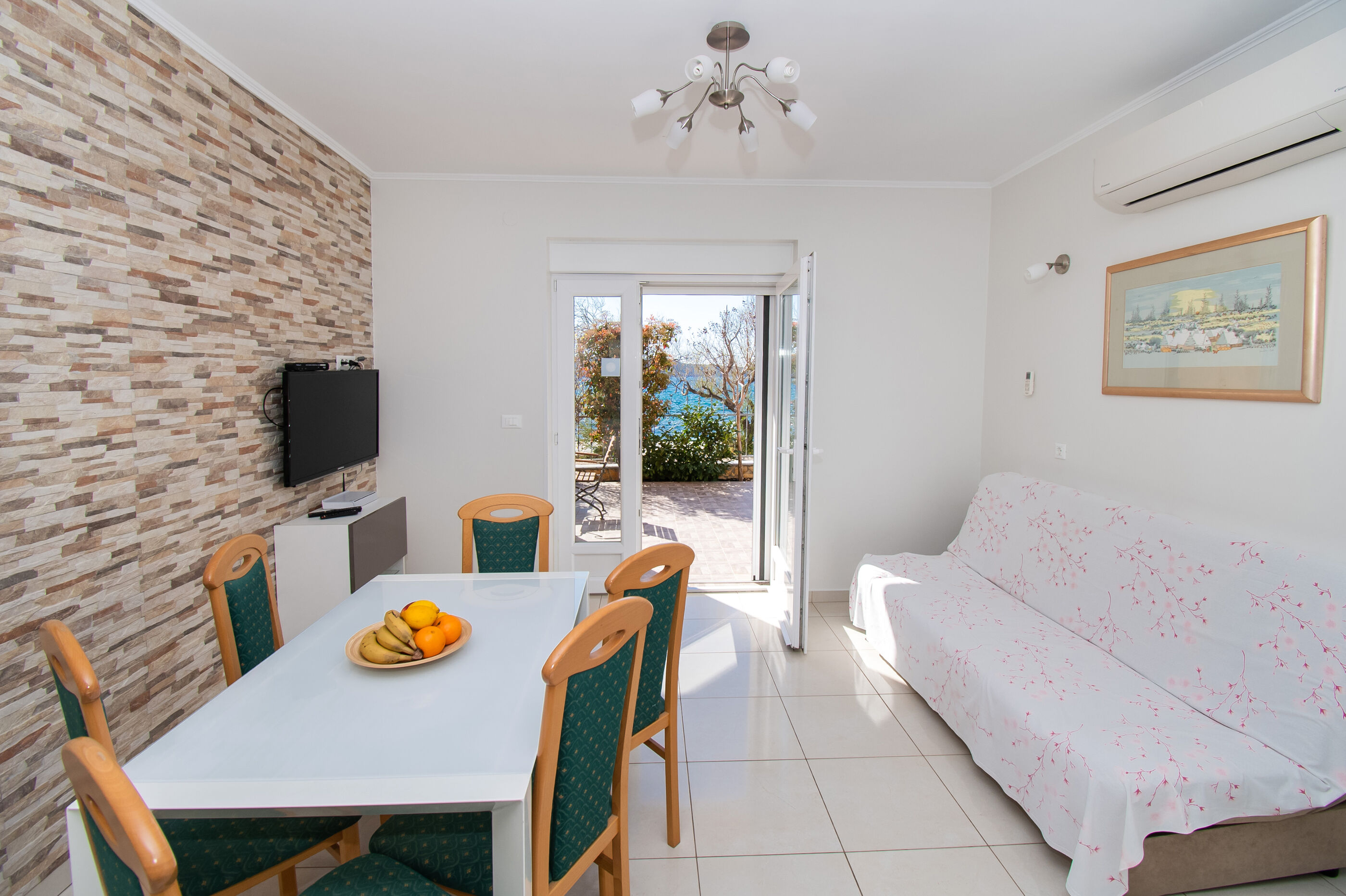 Apartments Superba 84051-A2