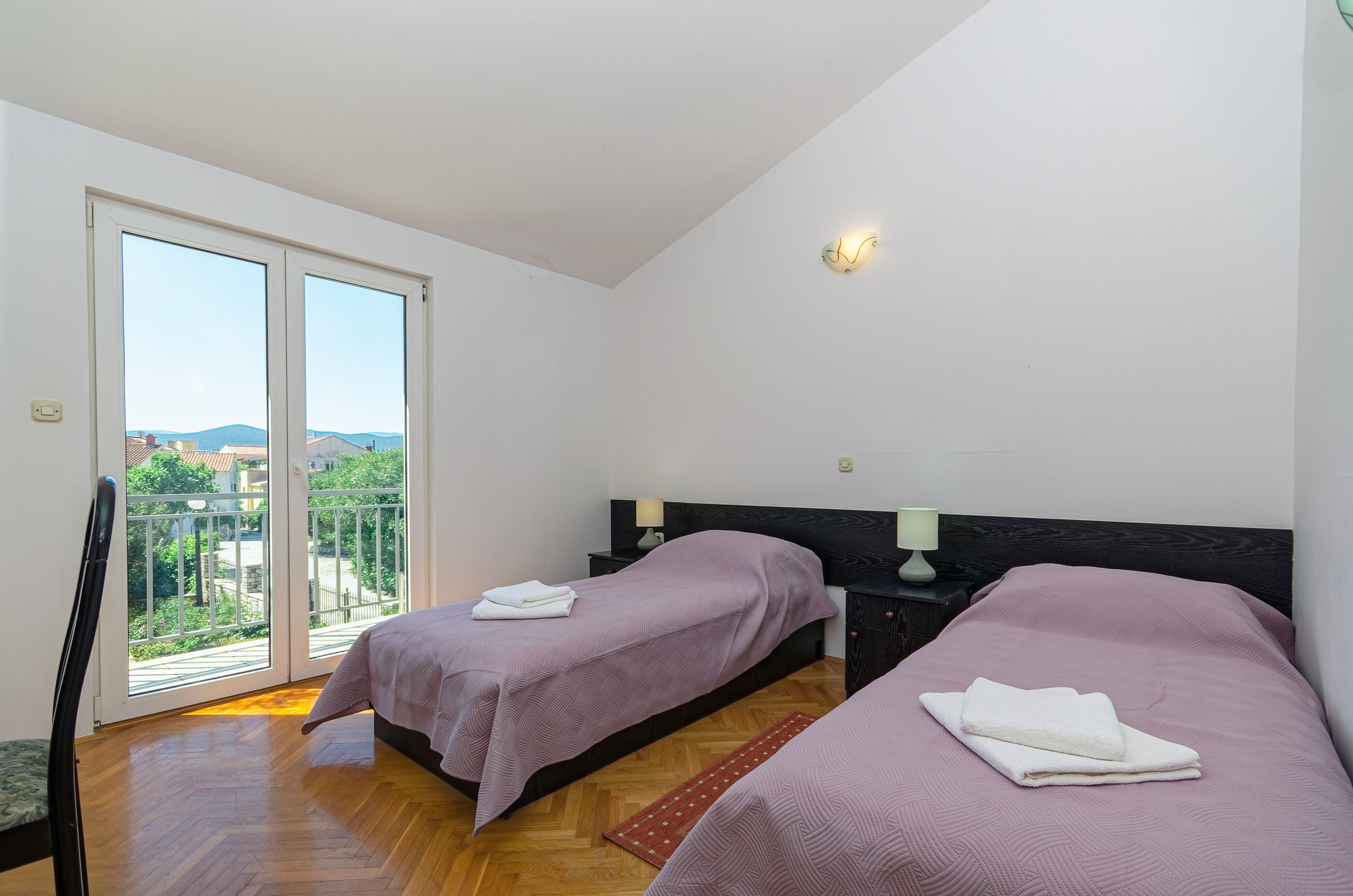 Apartments Franka 87281-A2