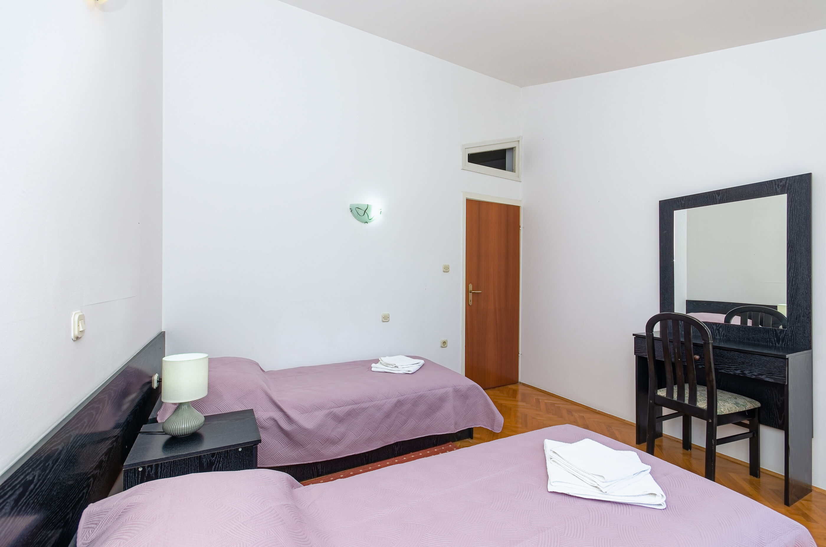 Apartments Franka 87281-A2