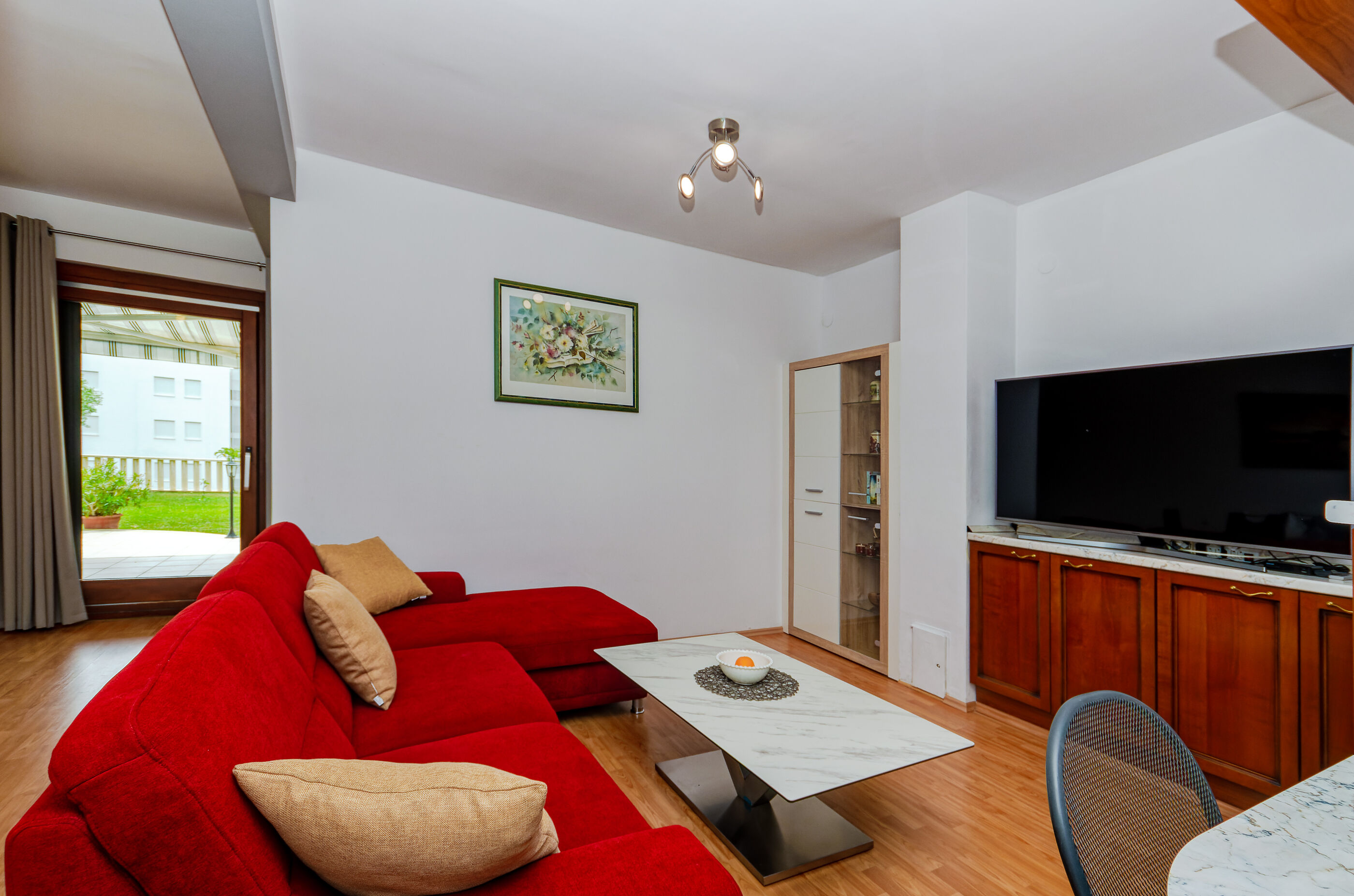 Apartments Mrs Brightside 84311-A2