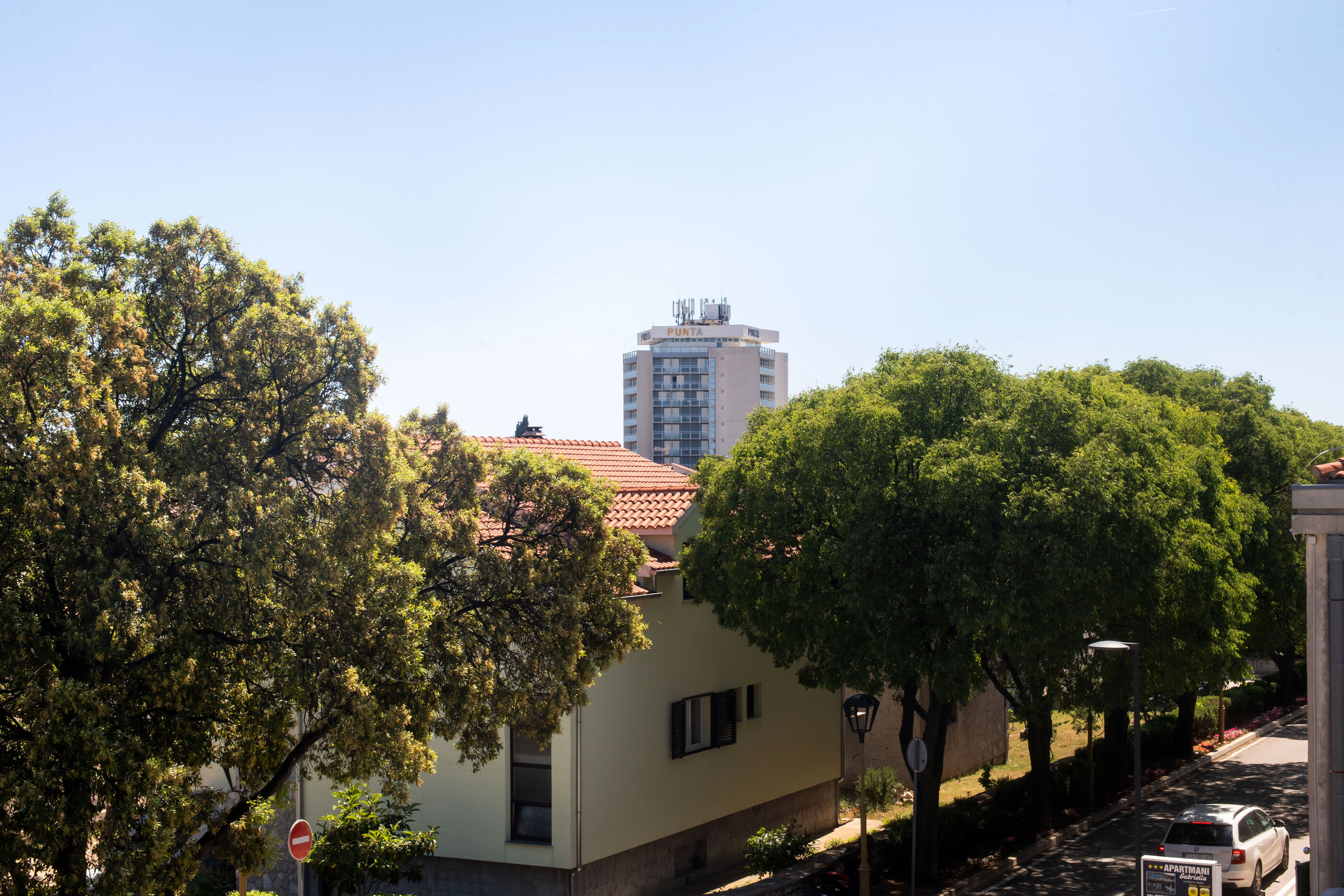 Apartment and Room Zoran 84981-A1