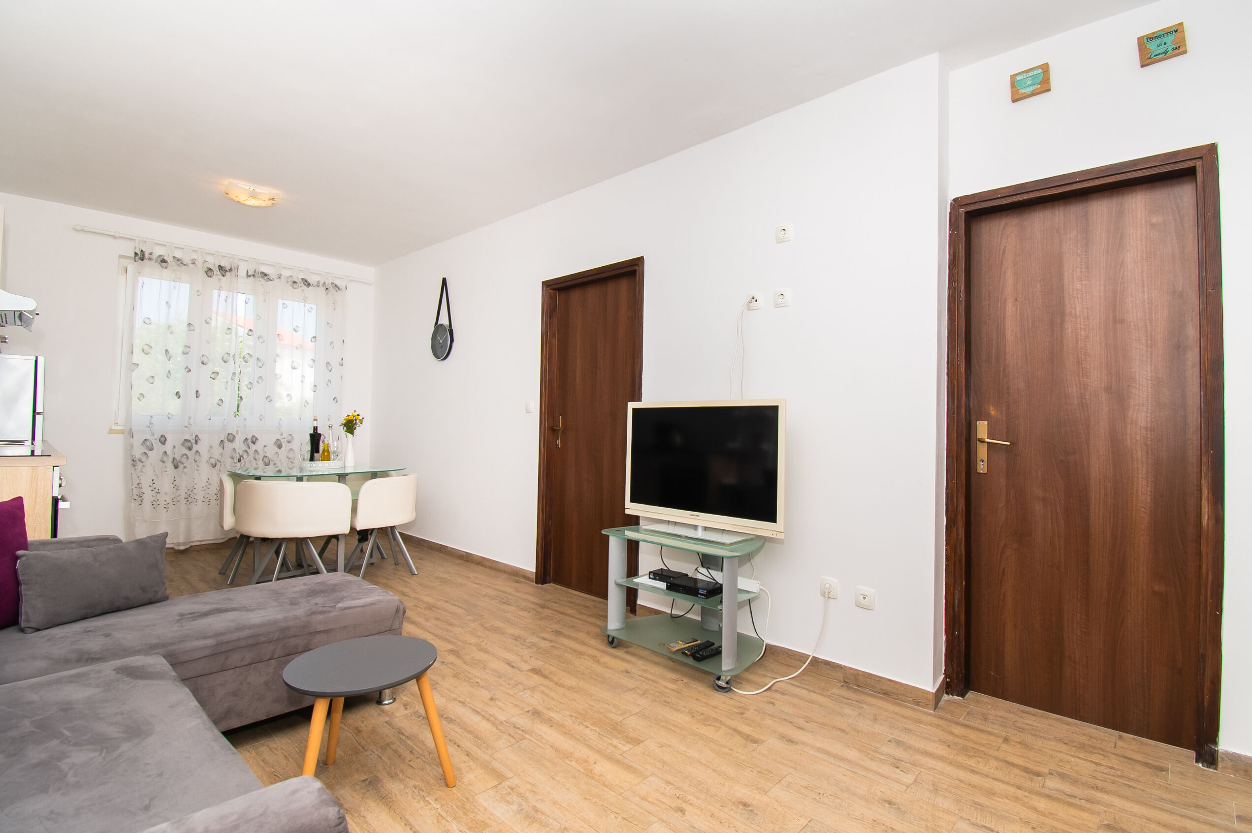 Apartments Happy Place 83831-A2