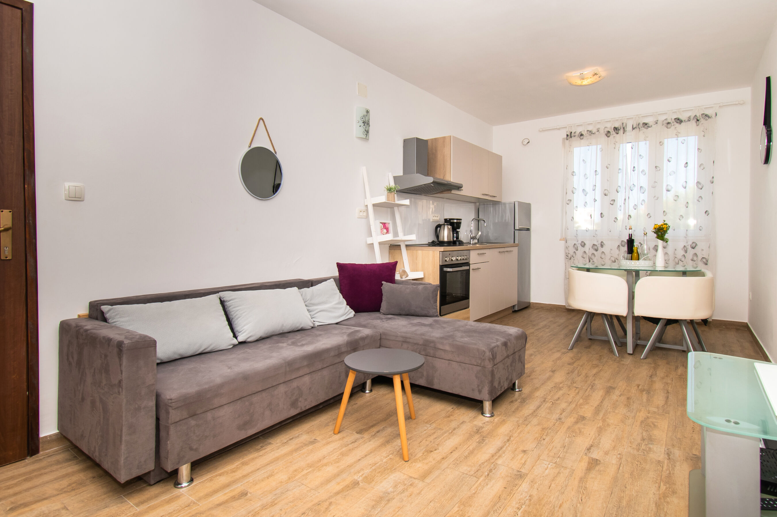 Apartments Happy Place 83831-A2