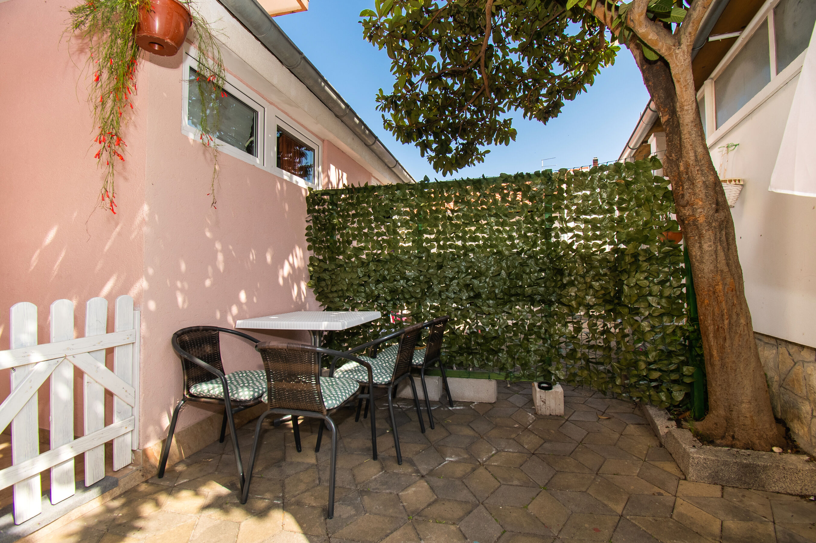 Apartments Happy Place 83831-A2
