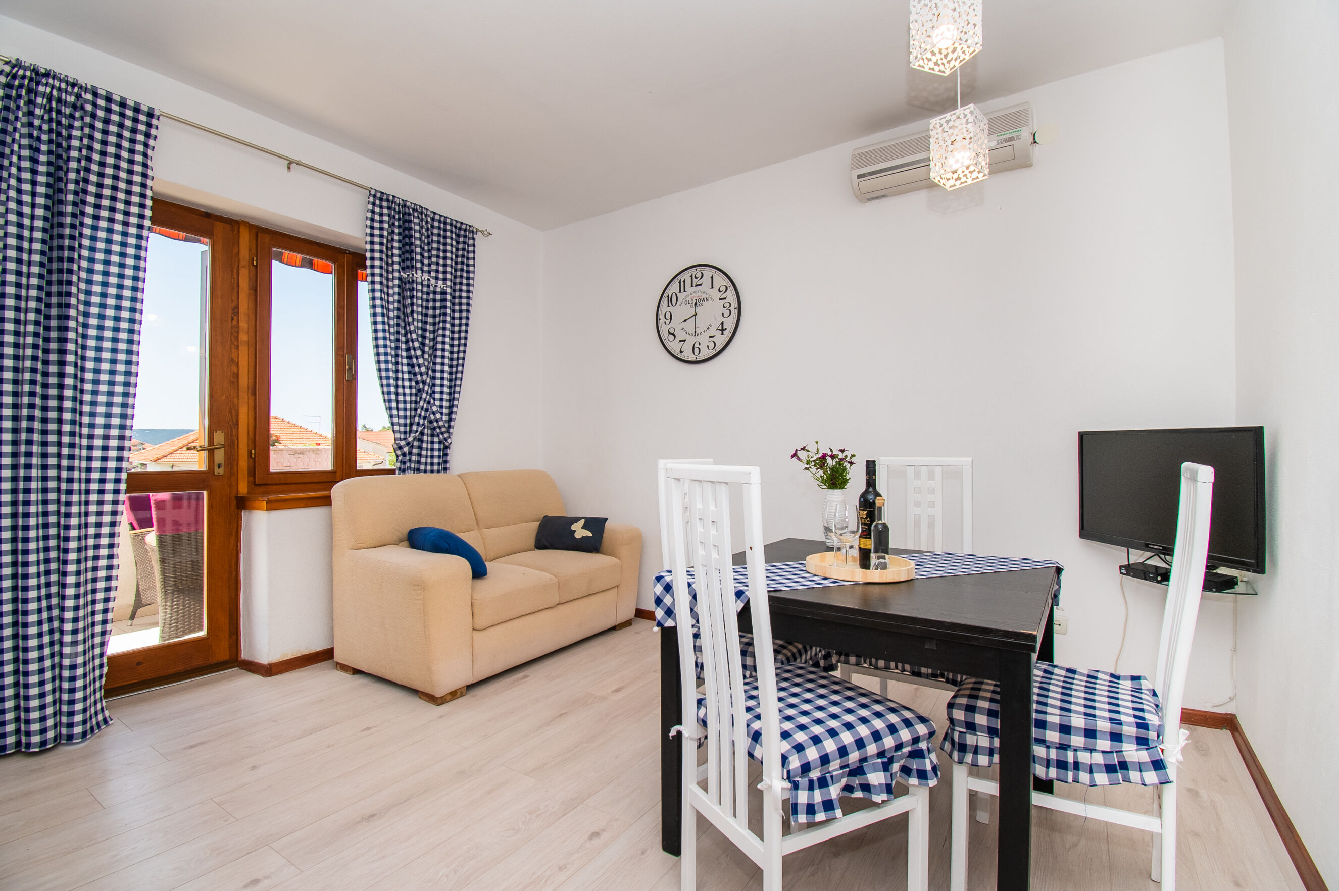 Apartments Happy Place 83831-A3
