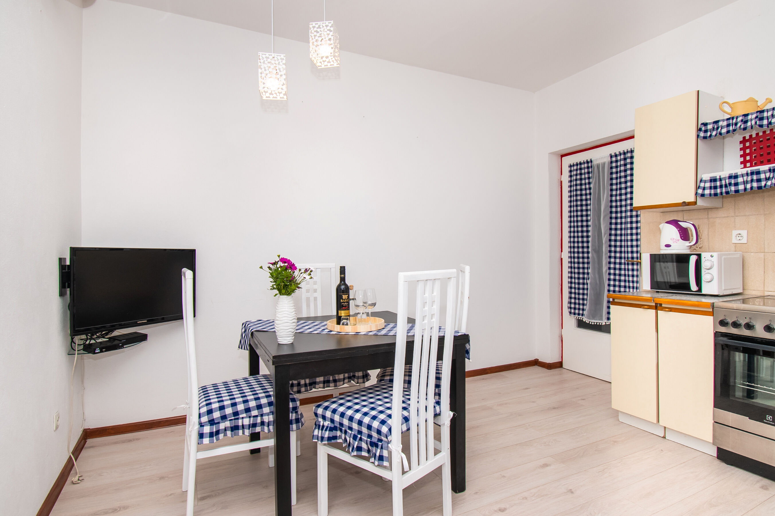 Apartments Happy Place 83831-A3