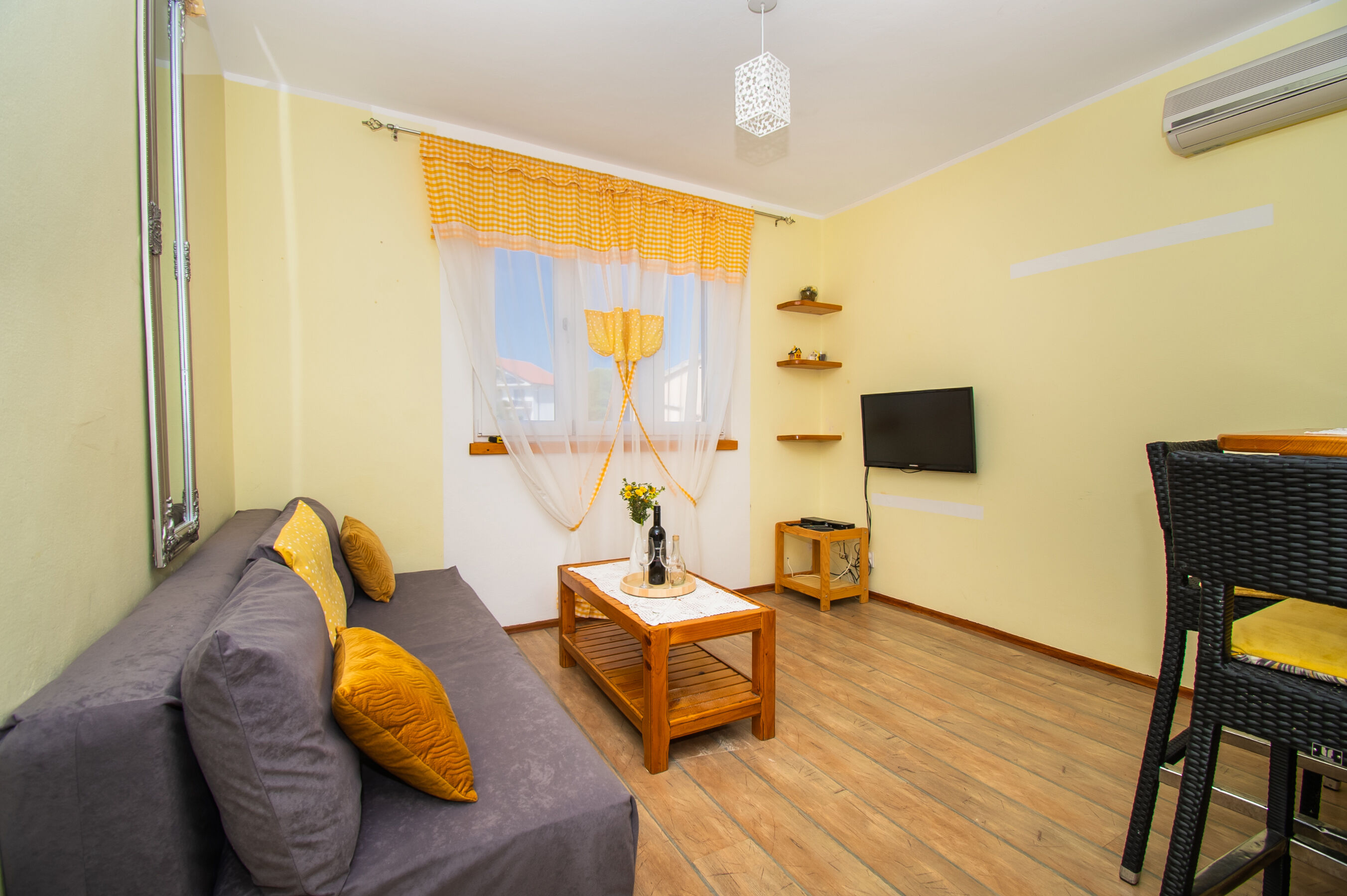 Apartments Happy Place 83831-A4