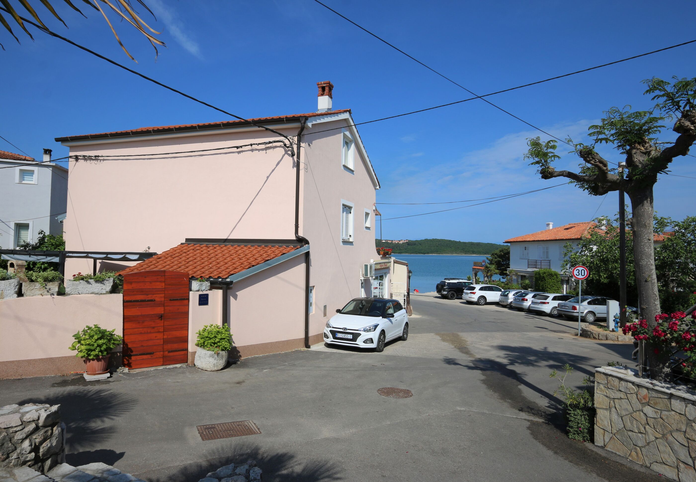 Apartments Ticak 60255-A1