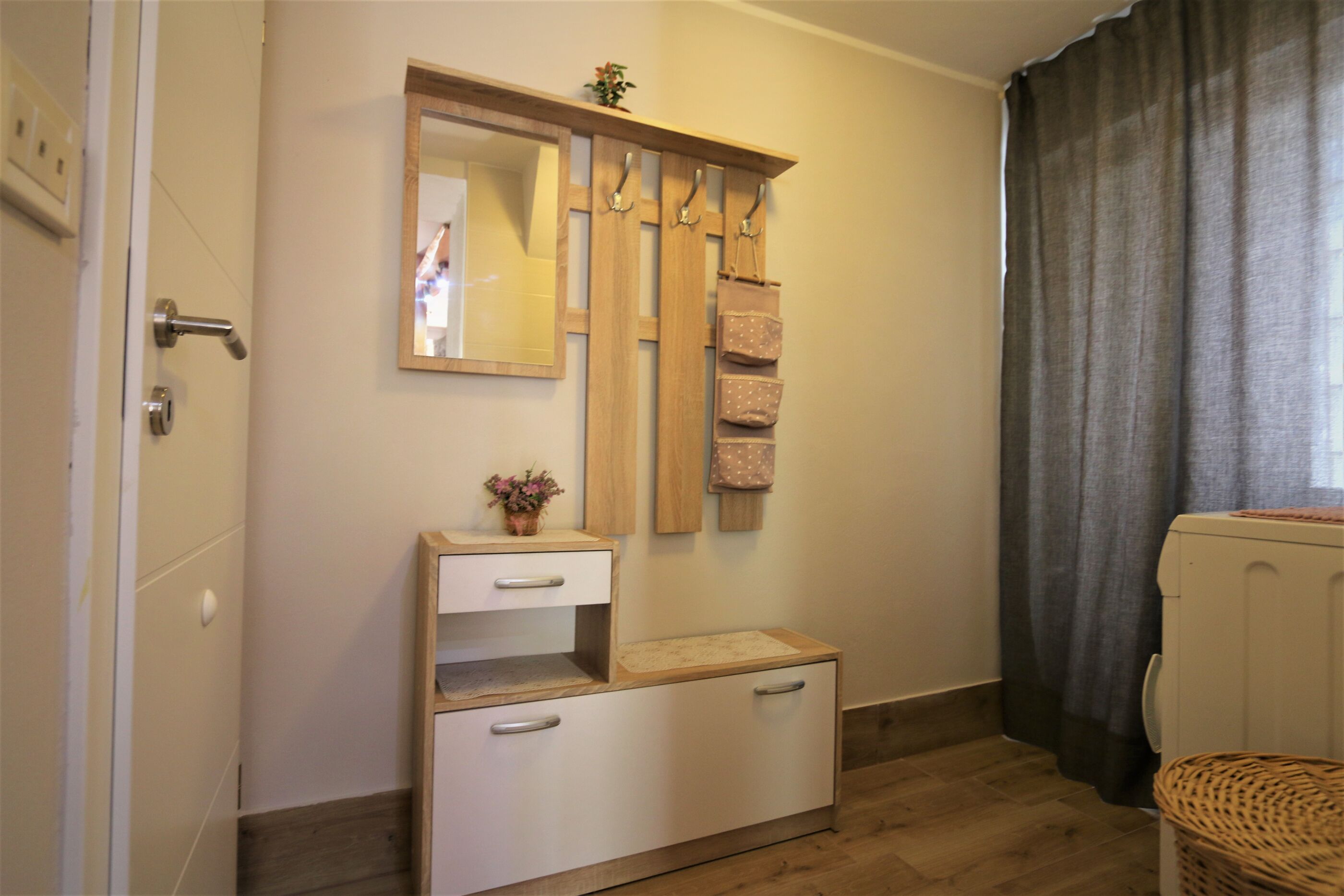 Apartments Ticak 60255-A1
