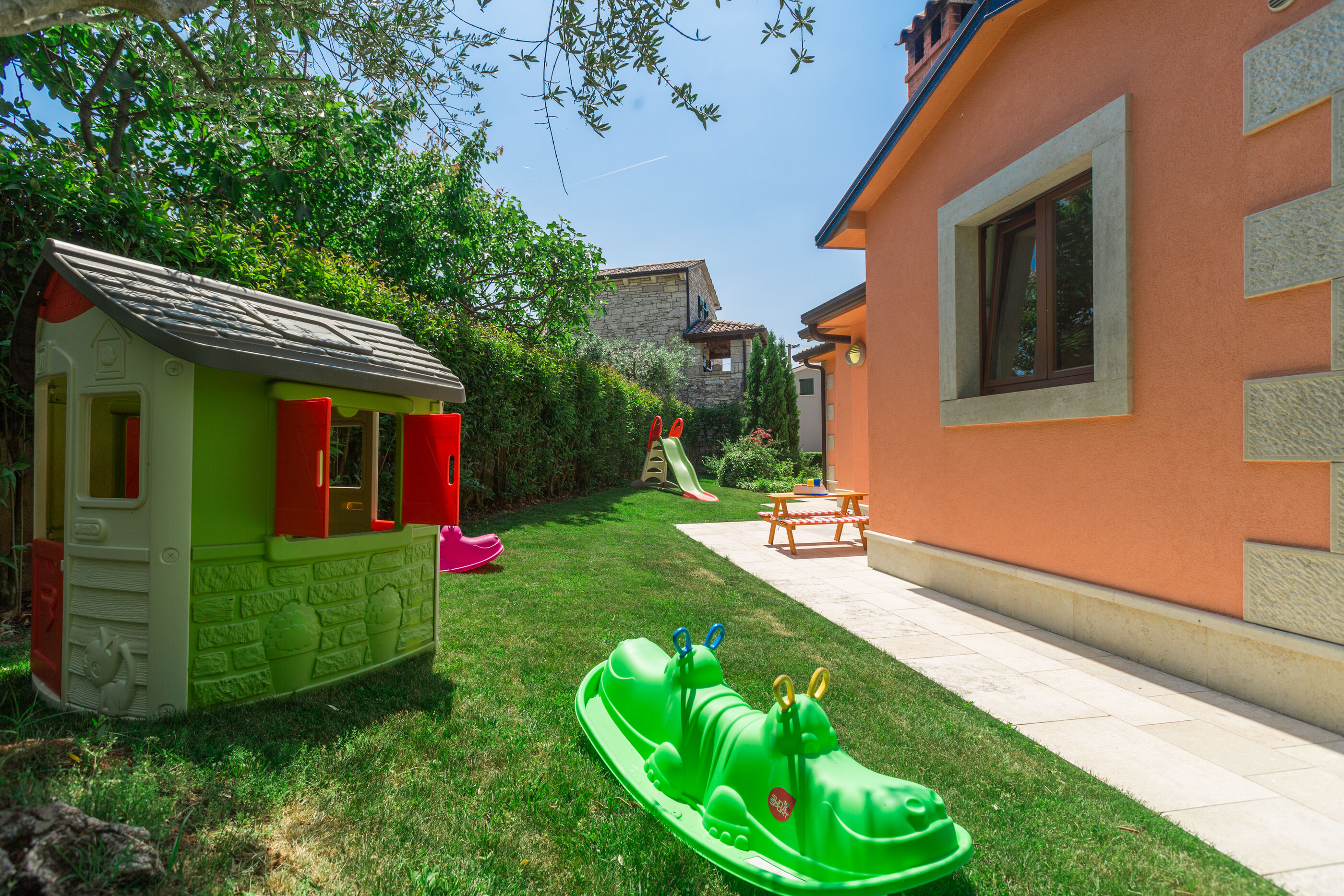 Villa Ulika s bazenom rustikalnog ugođaja 84884-K1