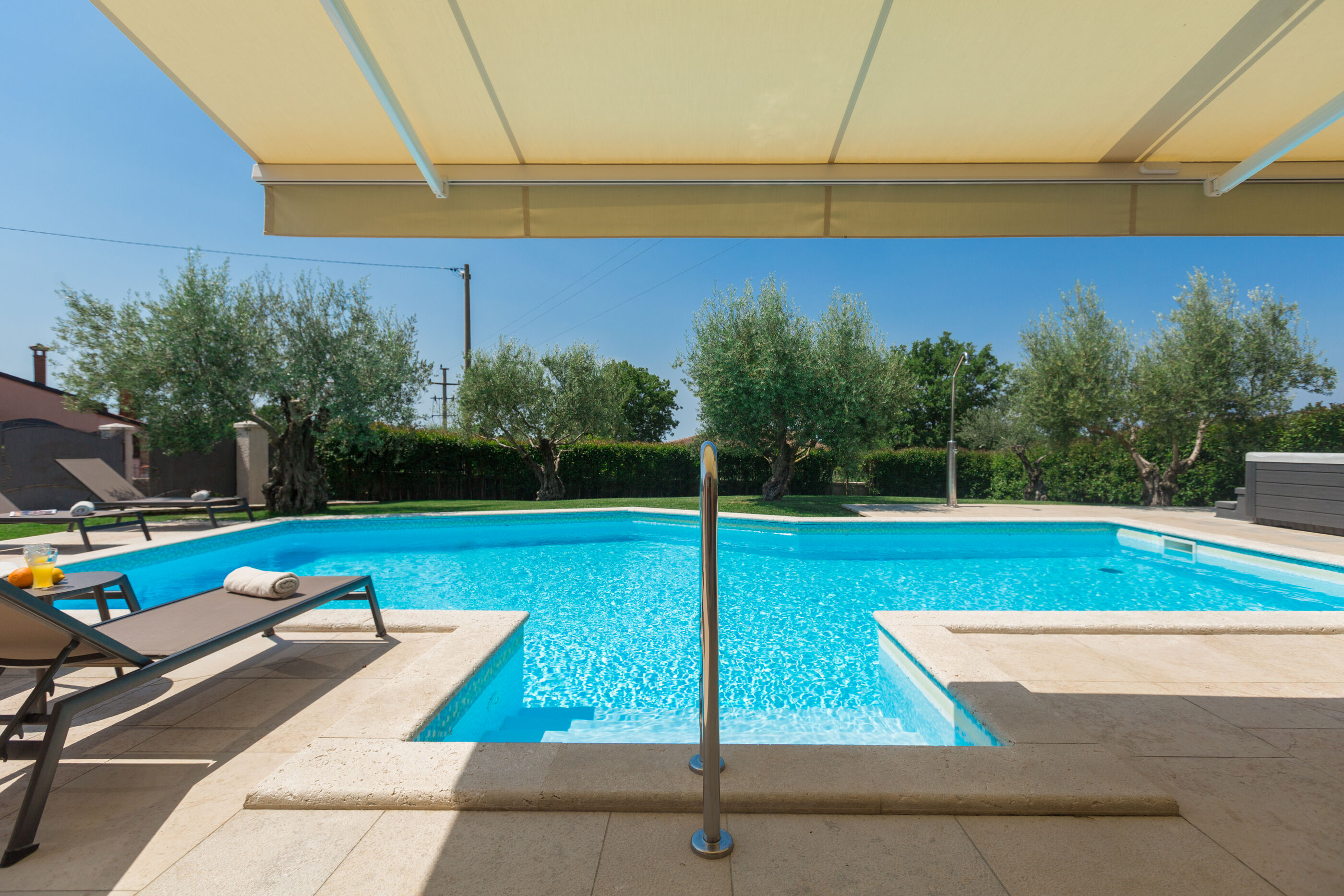 Photo of Villa Ulika s bazenom rustikalnog ugođaja