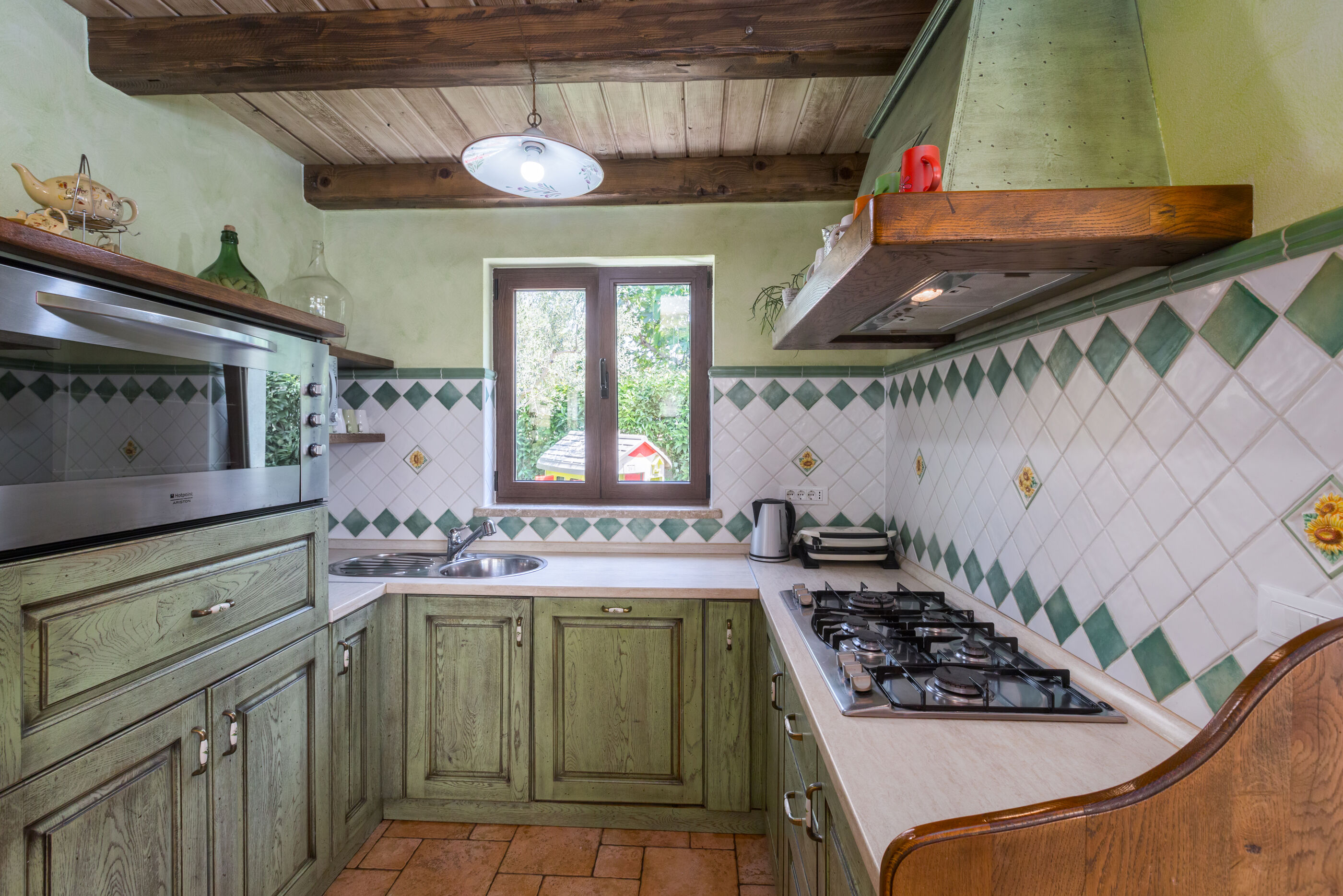 Villa Ulika s bazenom rustikalnog ugođaja 84884-K1