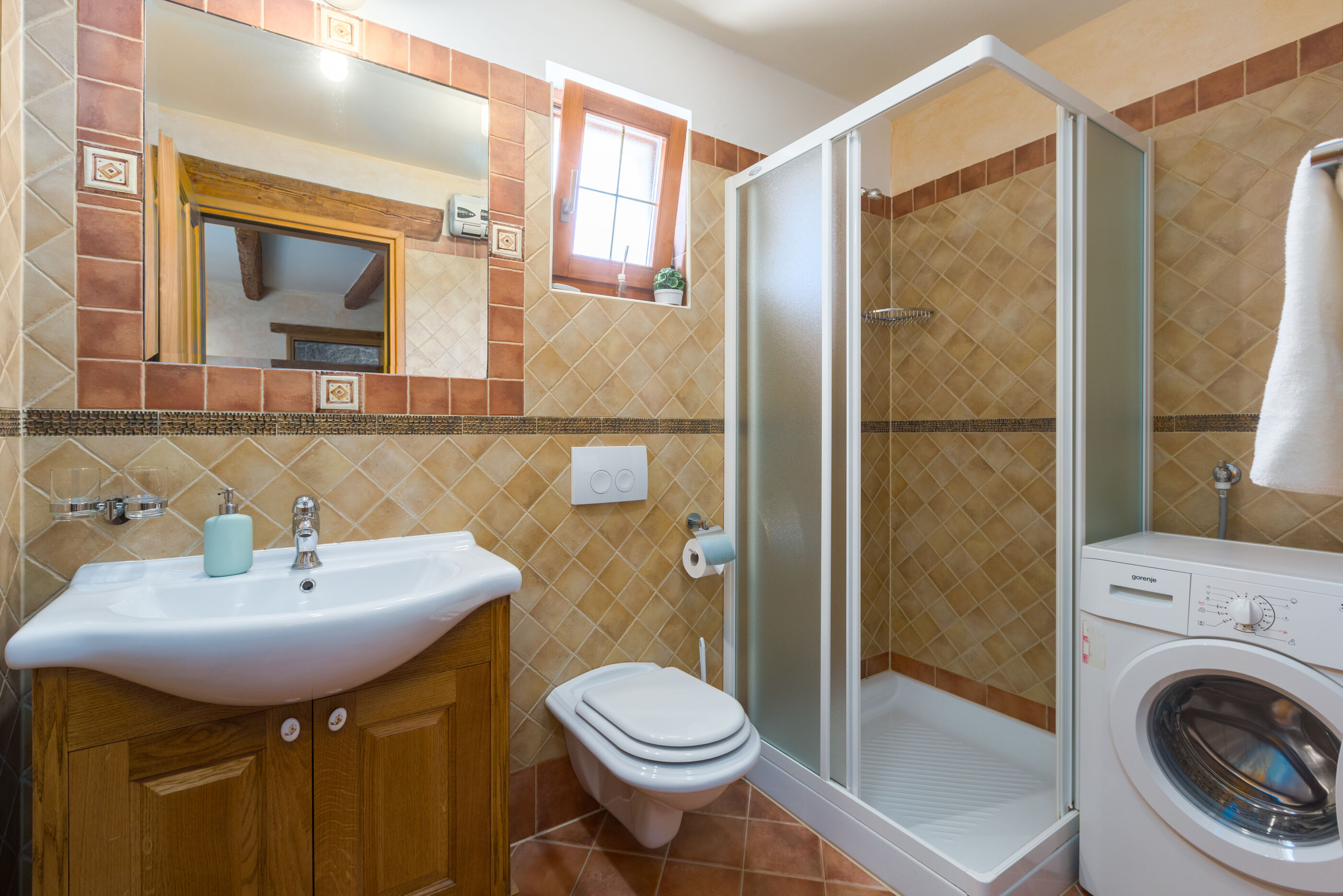 Villa Ulika s bazenom rustikalnog ugođaja 84884-K1
