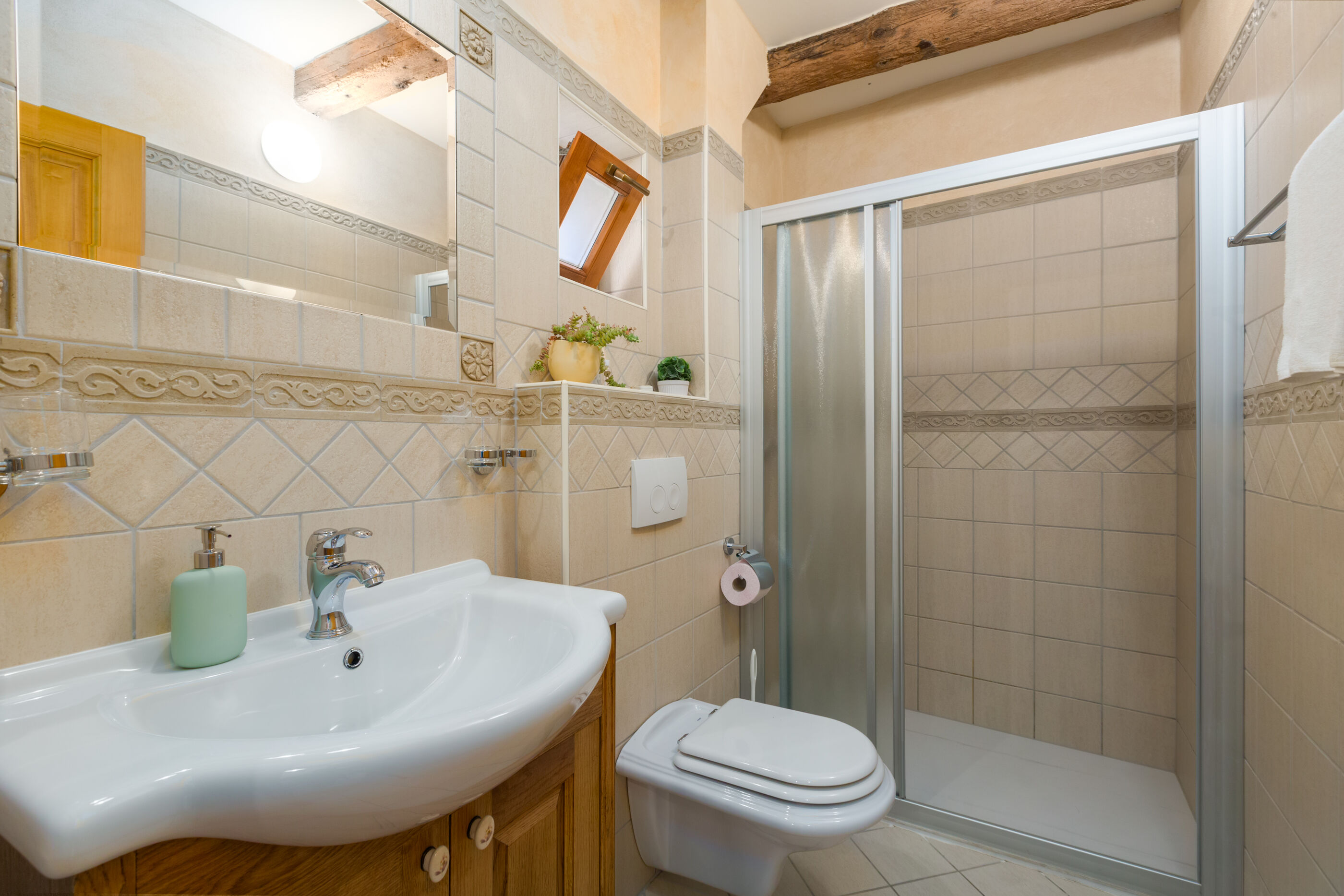 Villa Ulika s bazenom rustikalnog ugođaja 84884-K1