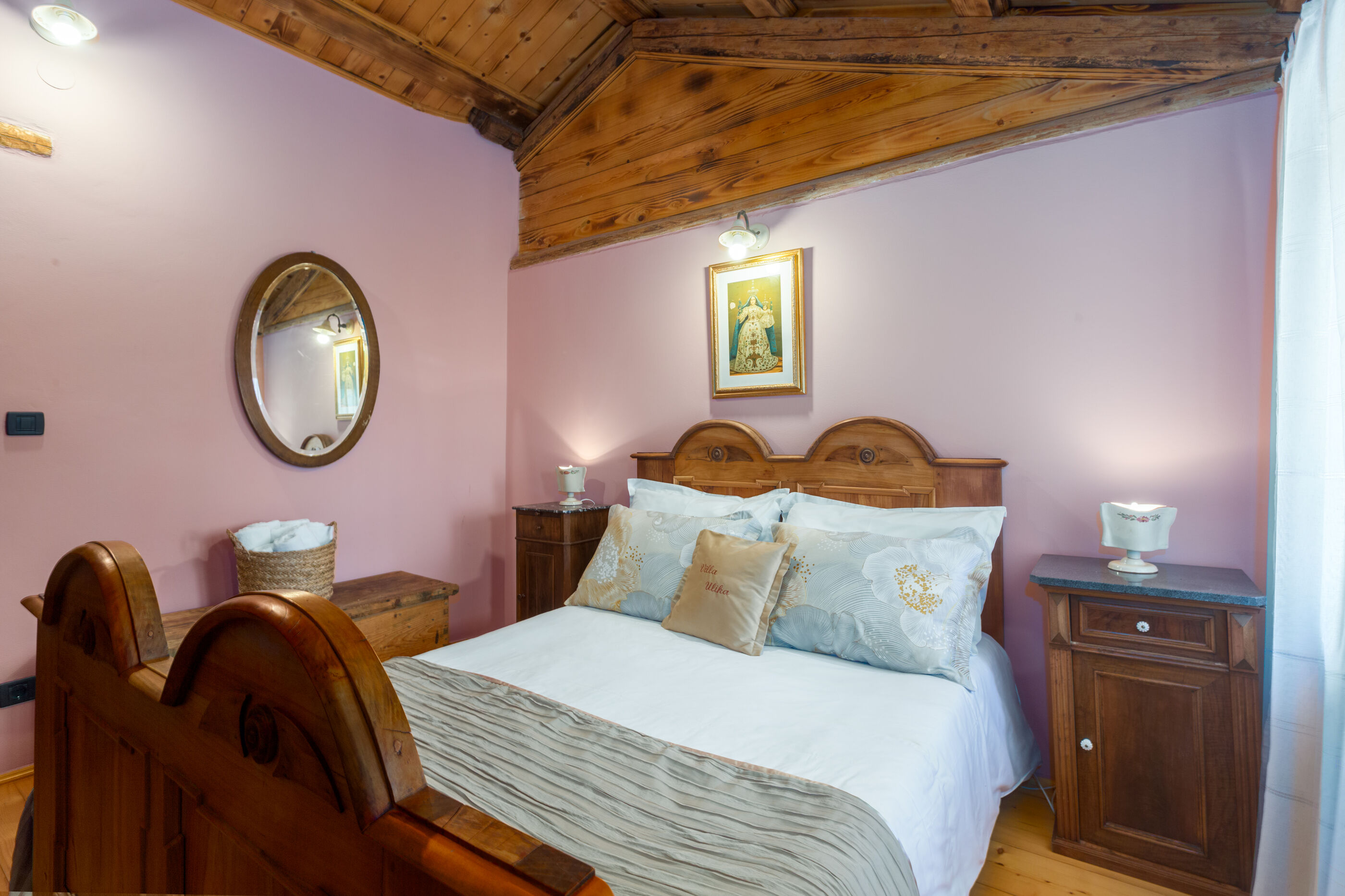 Villa Ulika s bazenom rustikalnog ugođaja 84884-K1