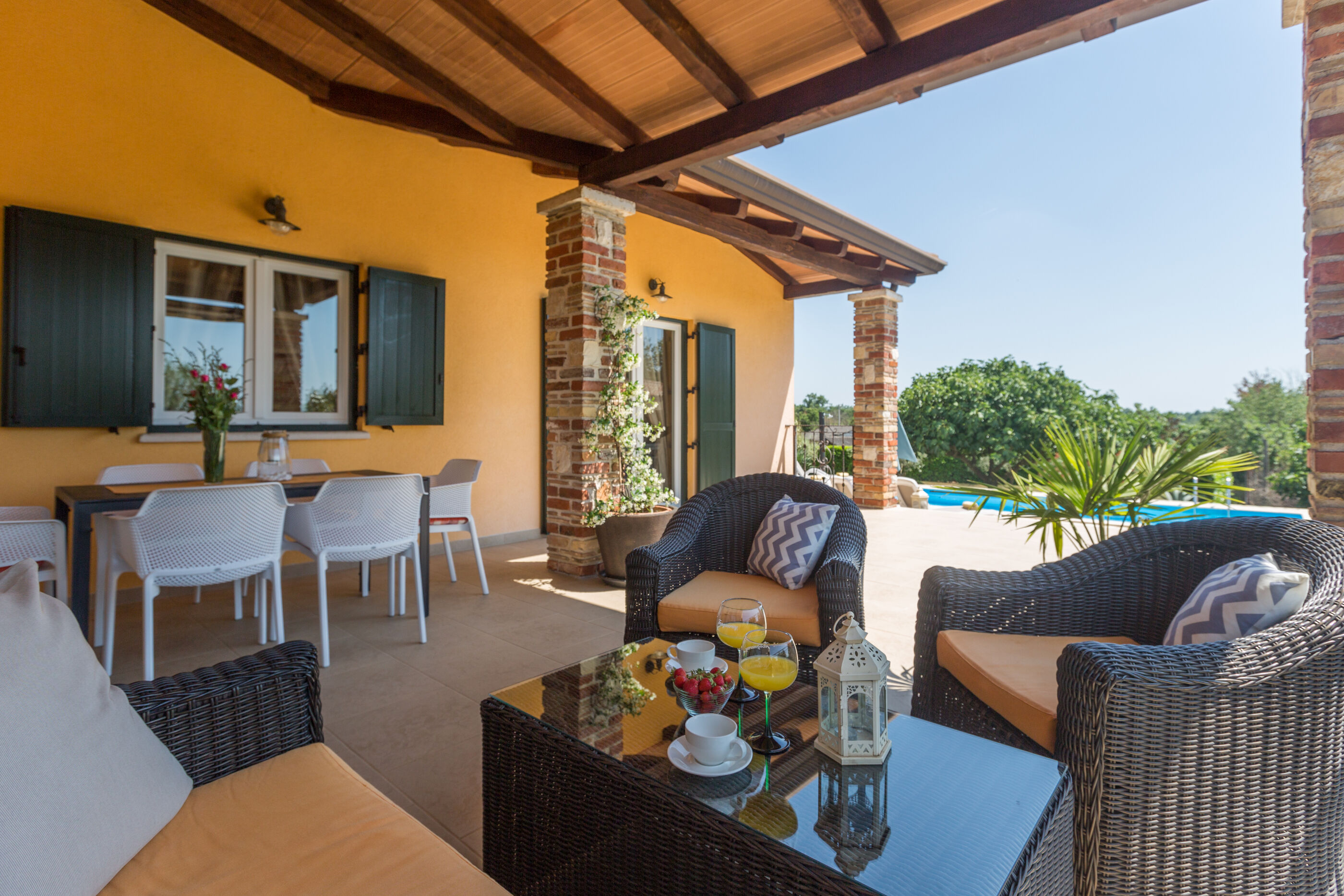 Villa Natura s bazenom okružena zelenilom 83584-K1