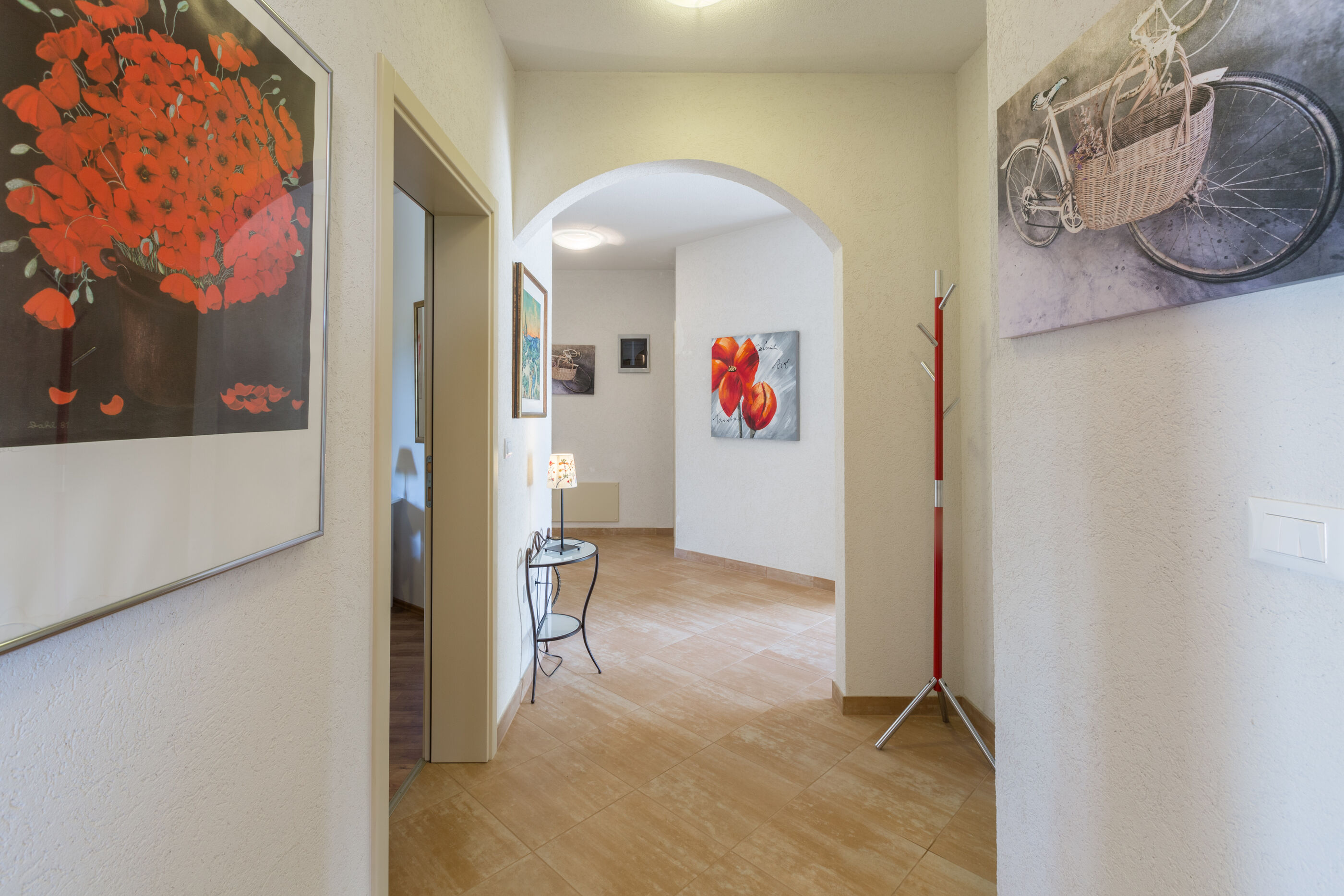 Villa Natura s bazenom okružena zelenilom 83584-K1