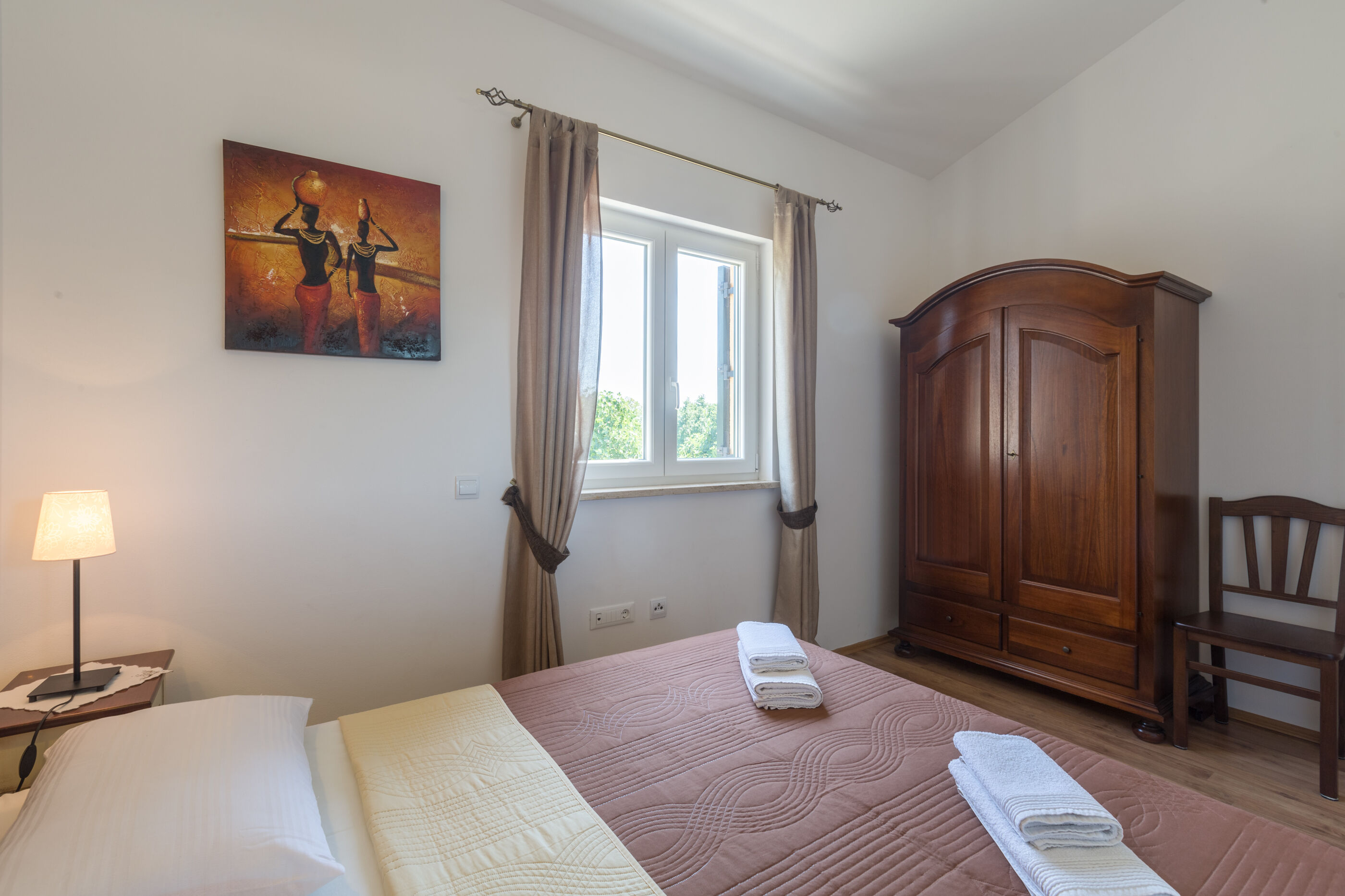 Villa Natura s bazenom okružena zelenilom 83584-K1