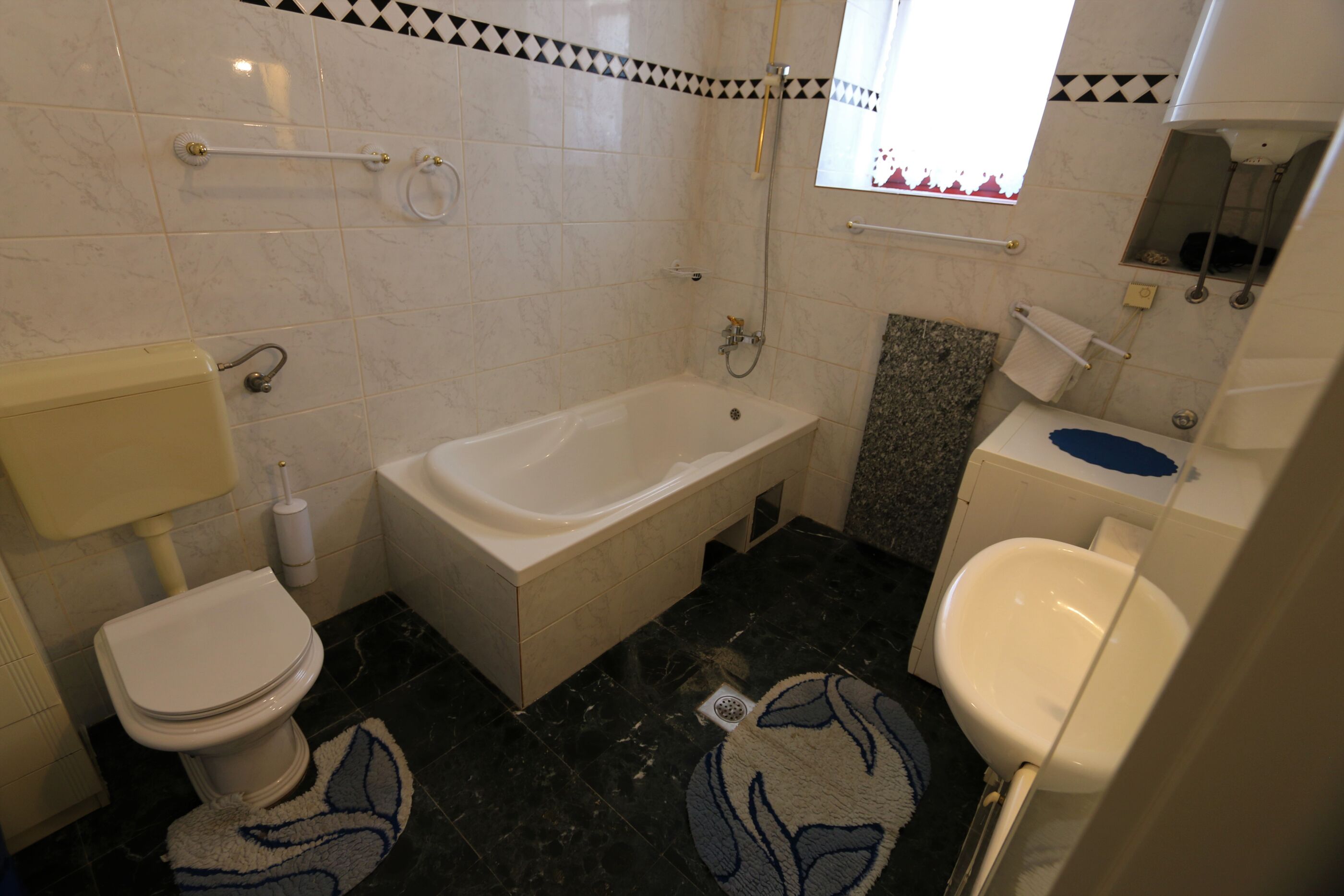 Apartments Ljuština 10025-A1