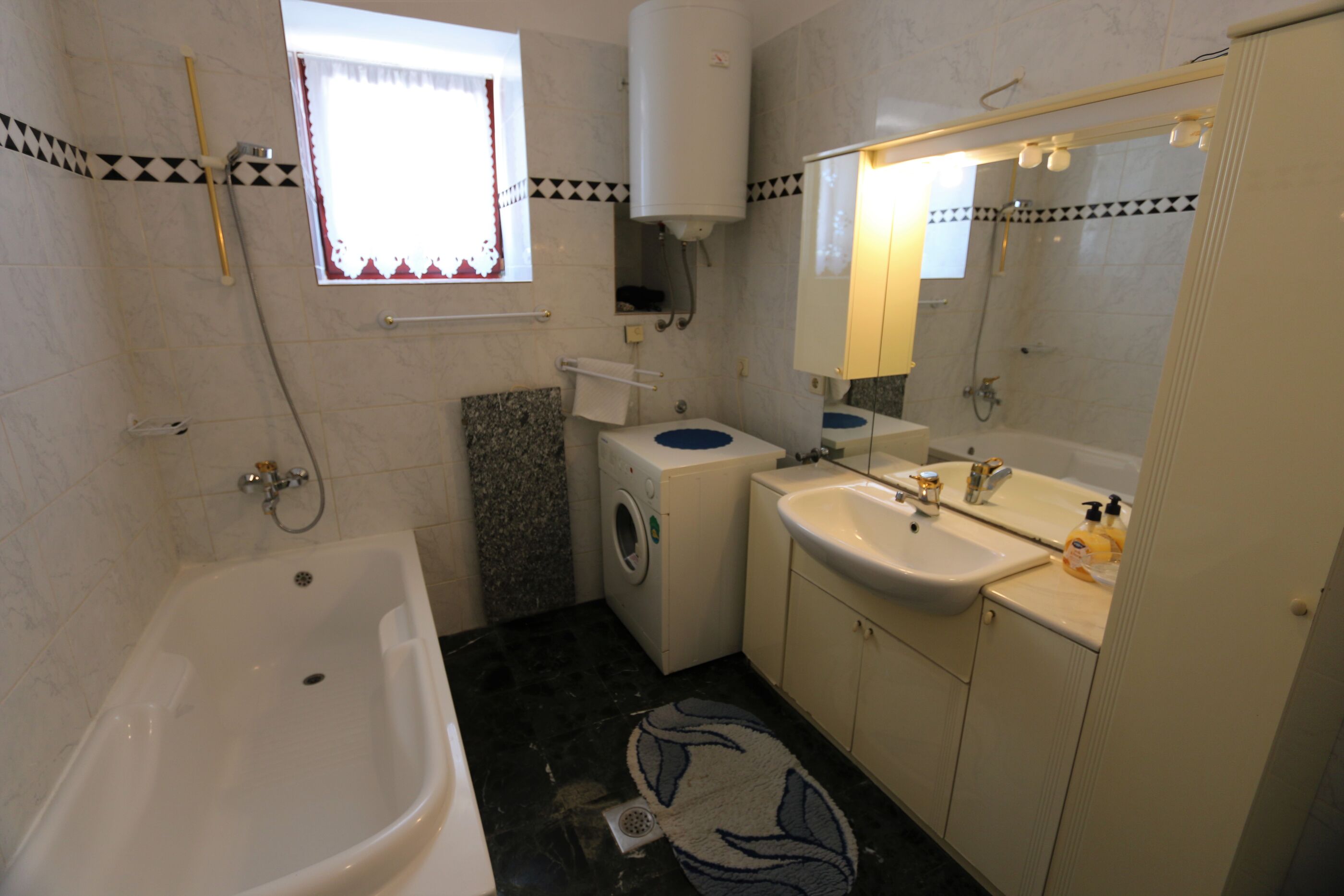 Apartments Ljuština 10025-A1