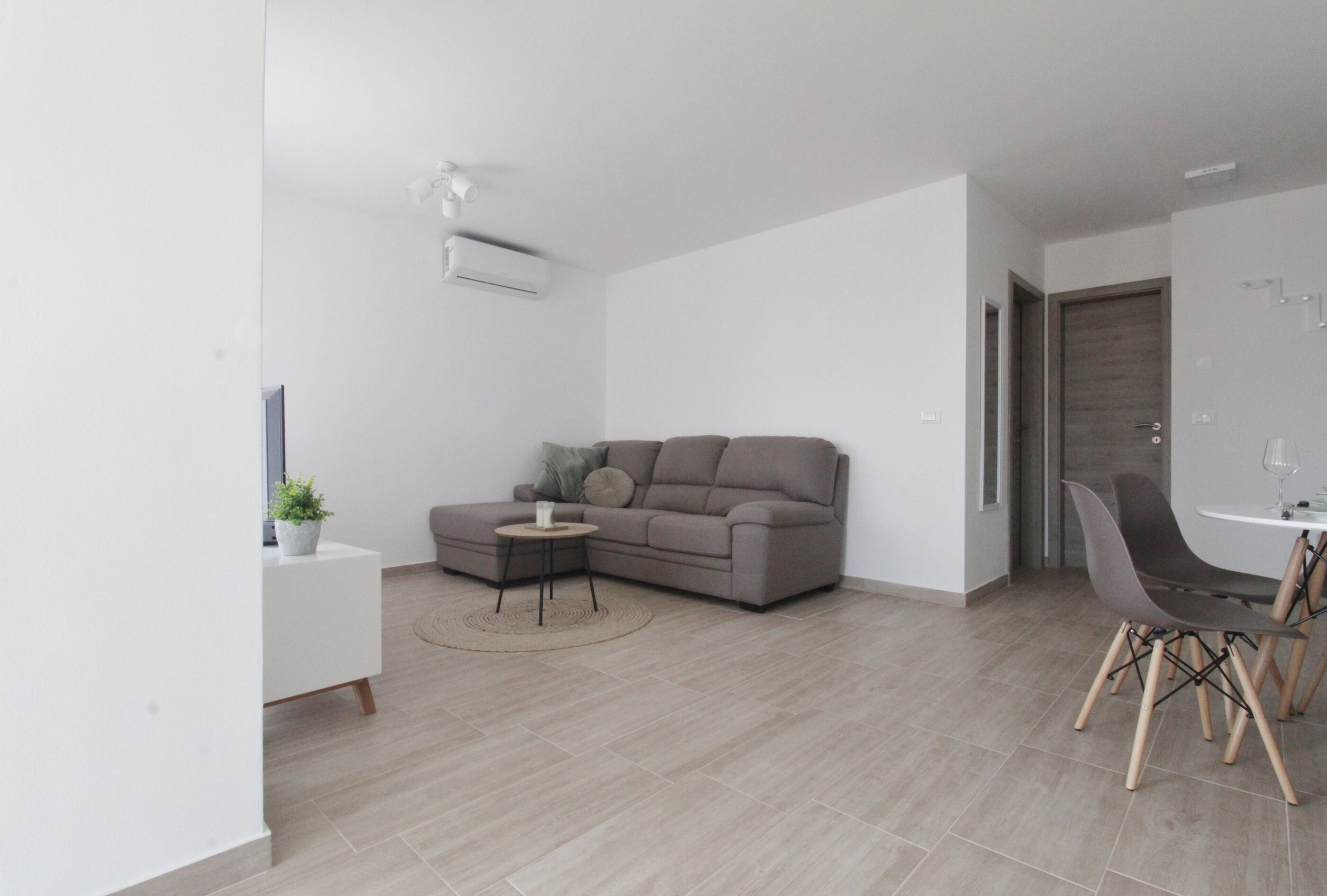Apartments La mar Zambratija 84557-A1