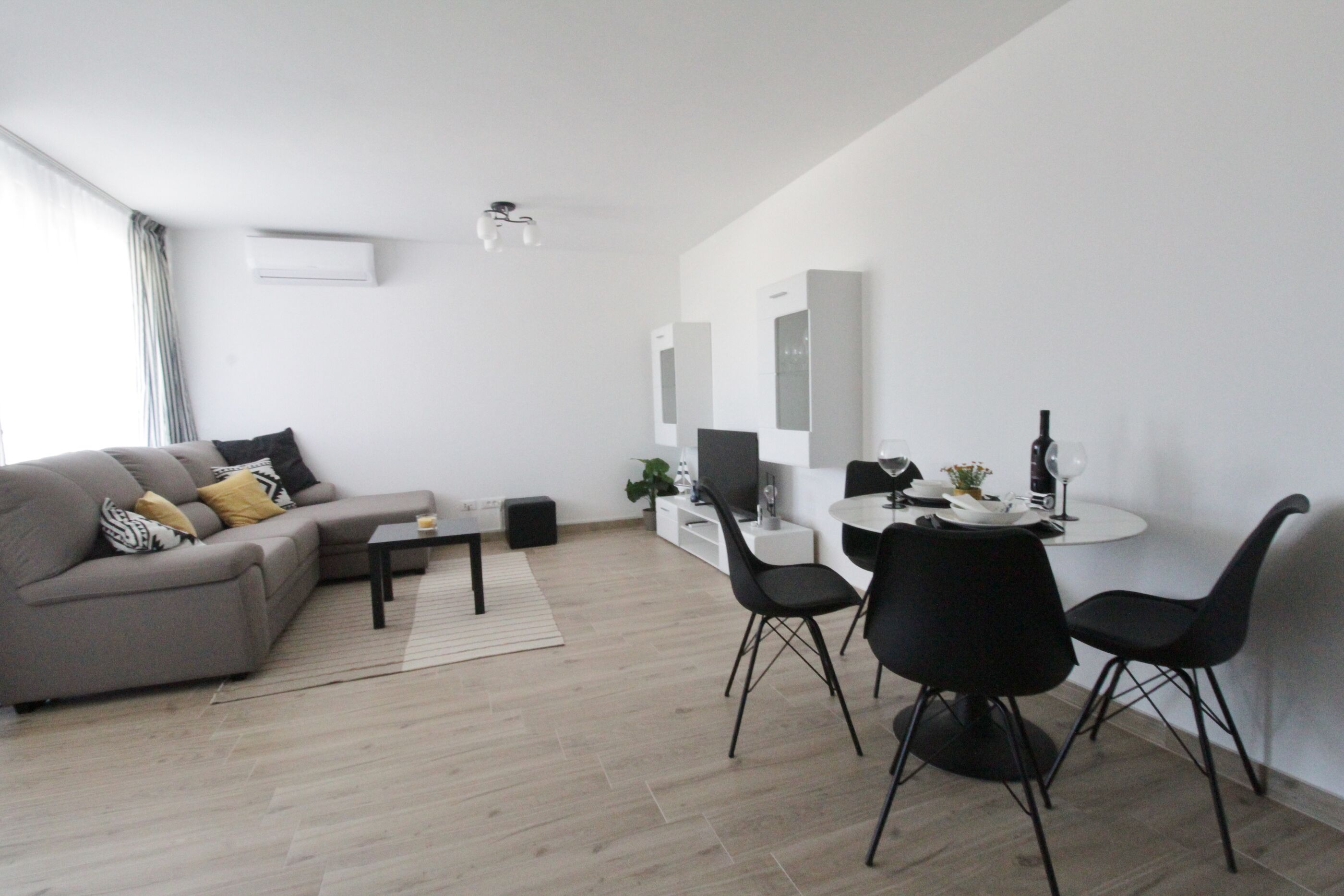 Apartments La mar Zambratija 84557-A2