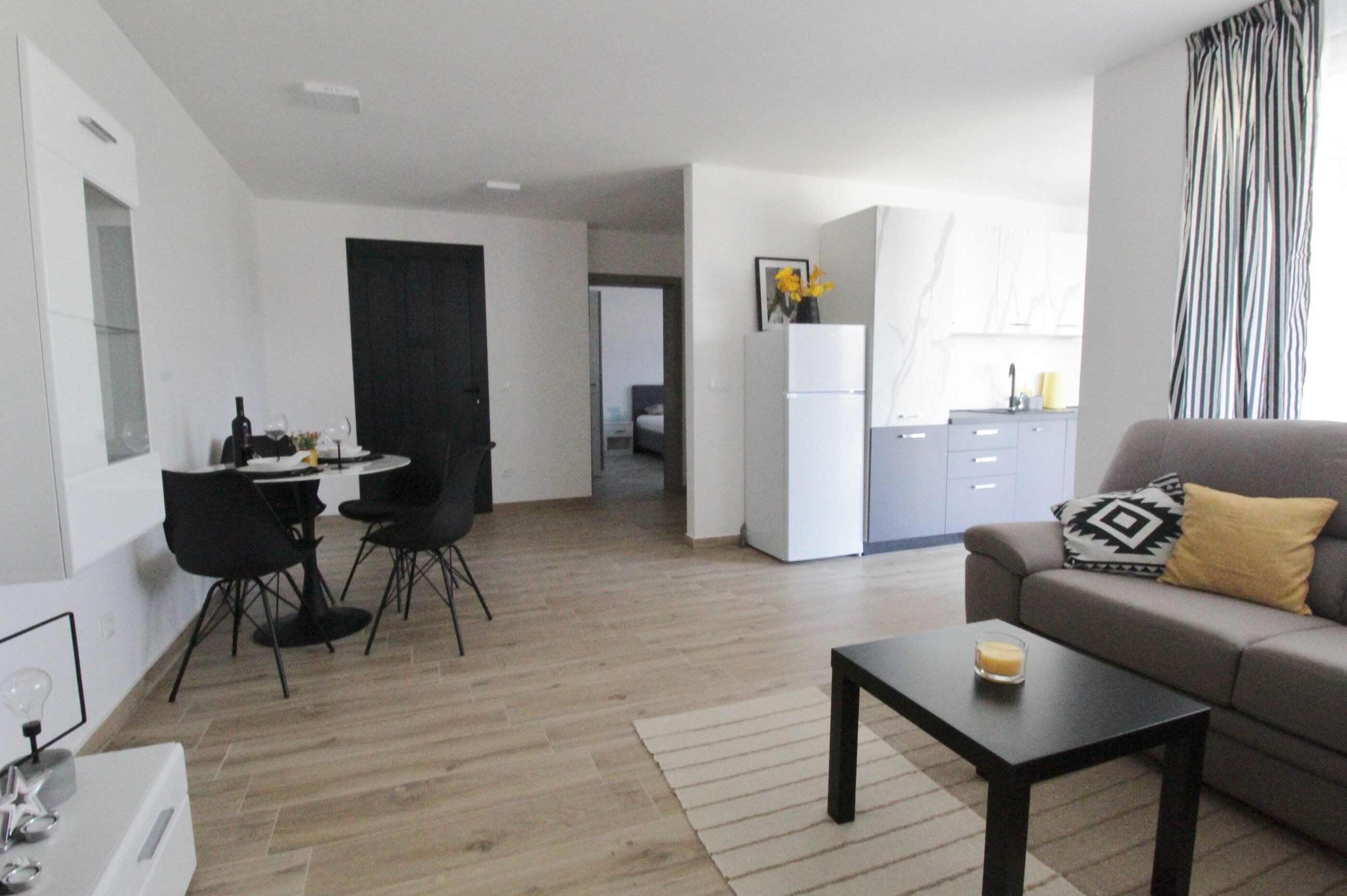 Apartments La mar Zambratija 84557-A2