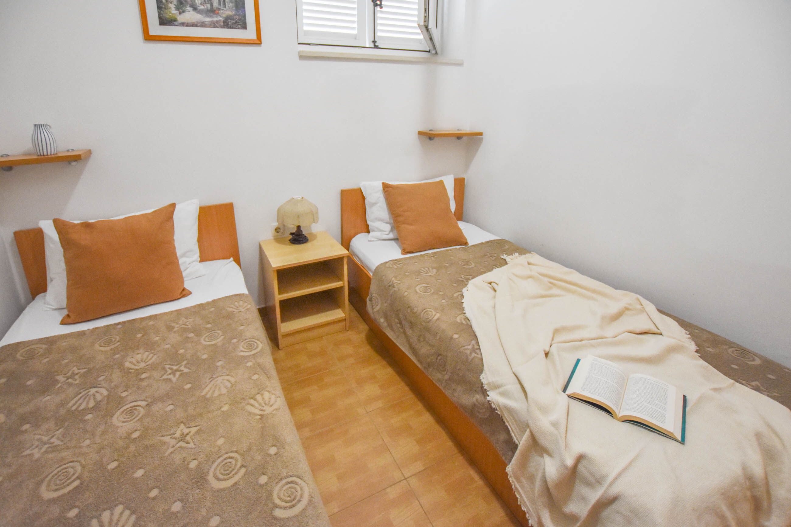 Apartments Flora 83701-A2