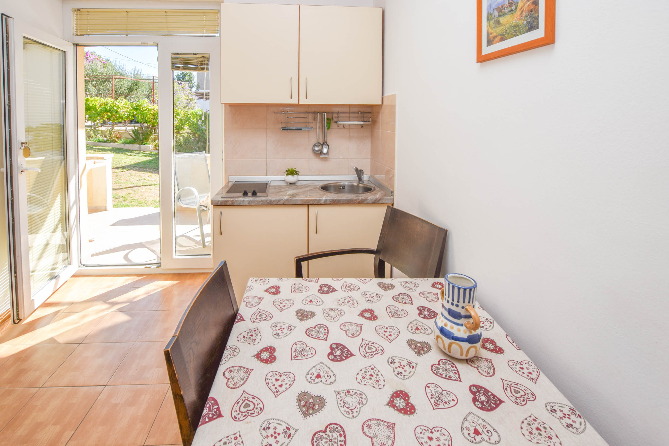 Apartments Flora 83701-A3