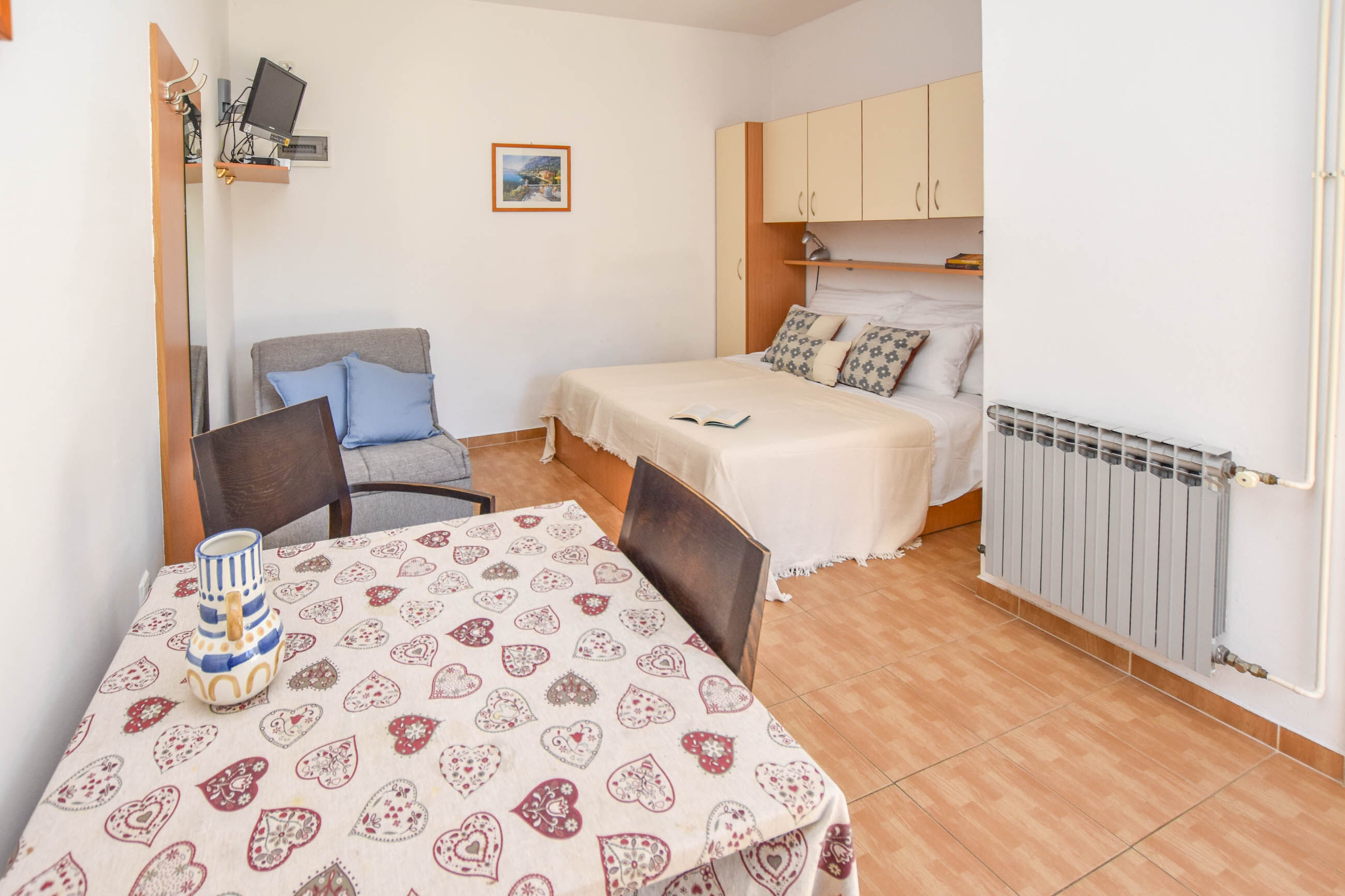 Apartments Flora 83701-A3