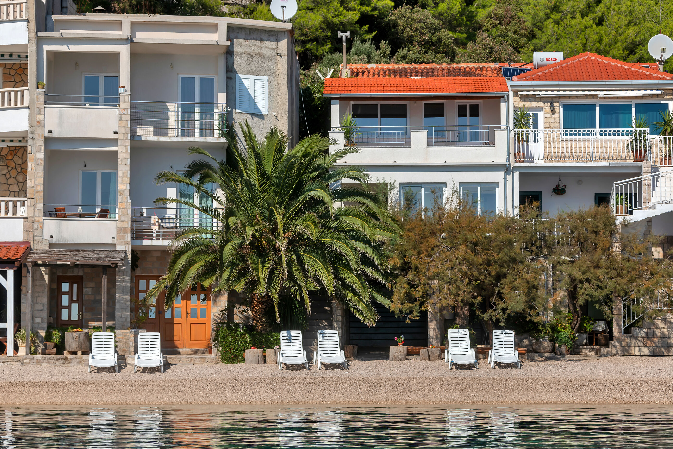 Apartments Robinzon Nikola 83741-A2