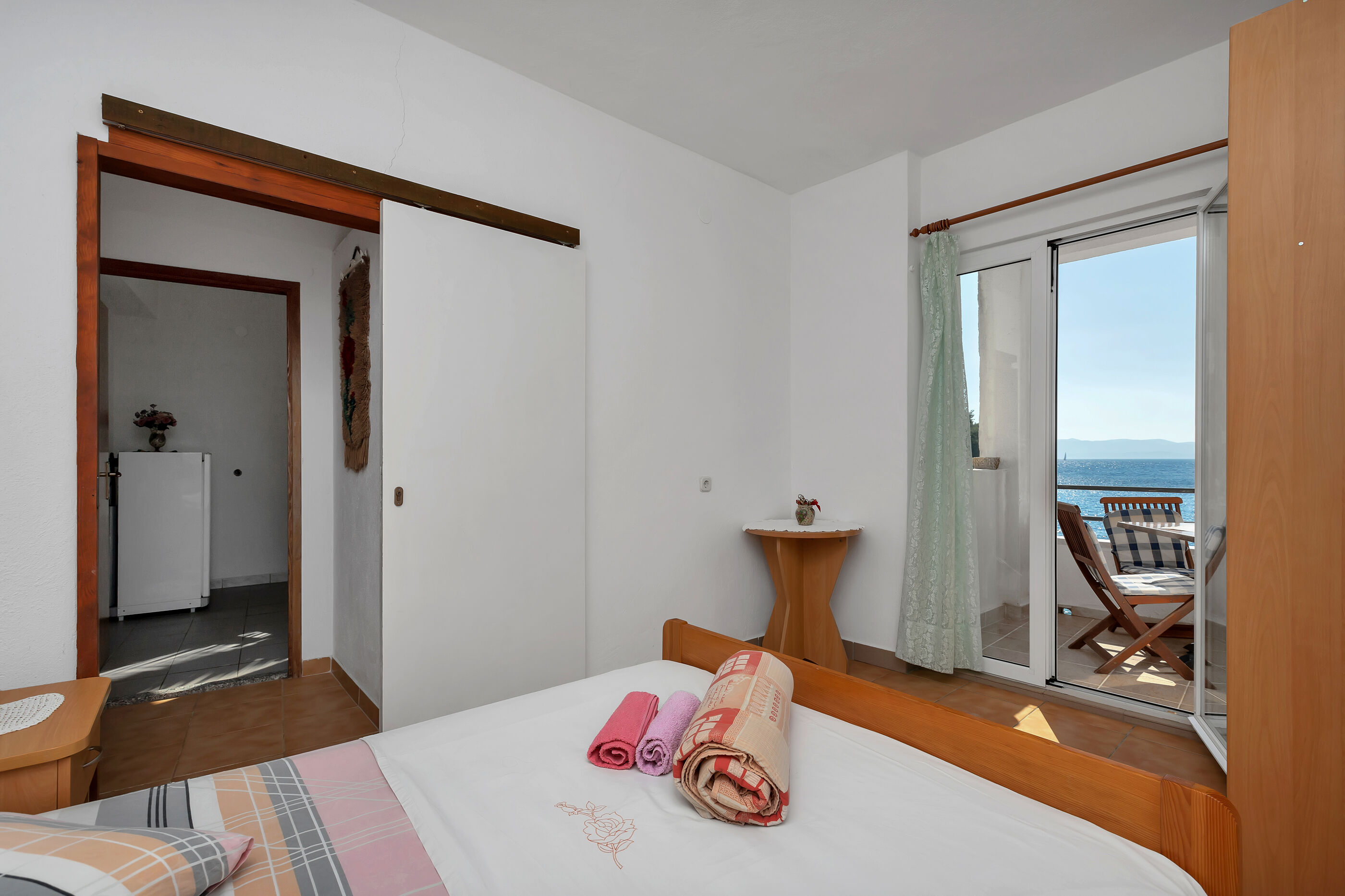 Apartments Robinzon Nikola 83741-A1