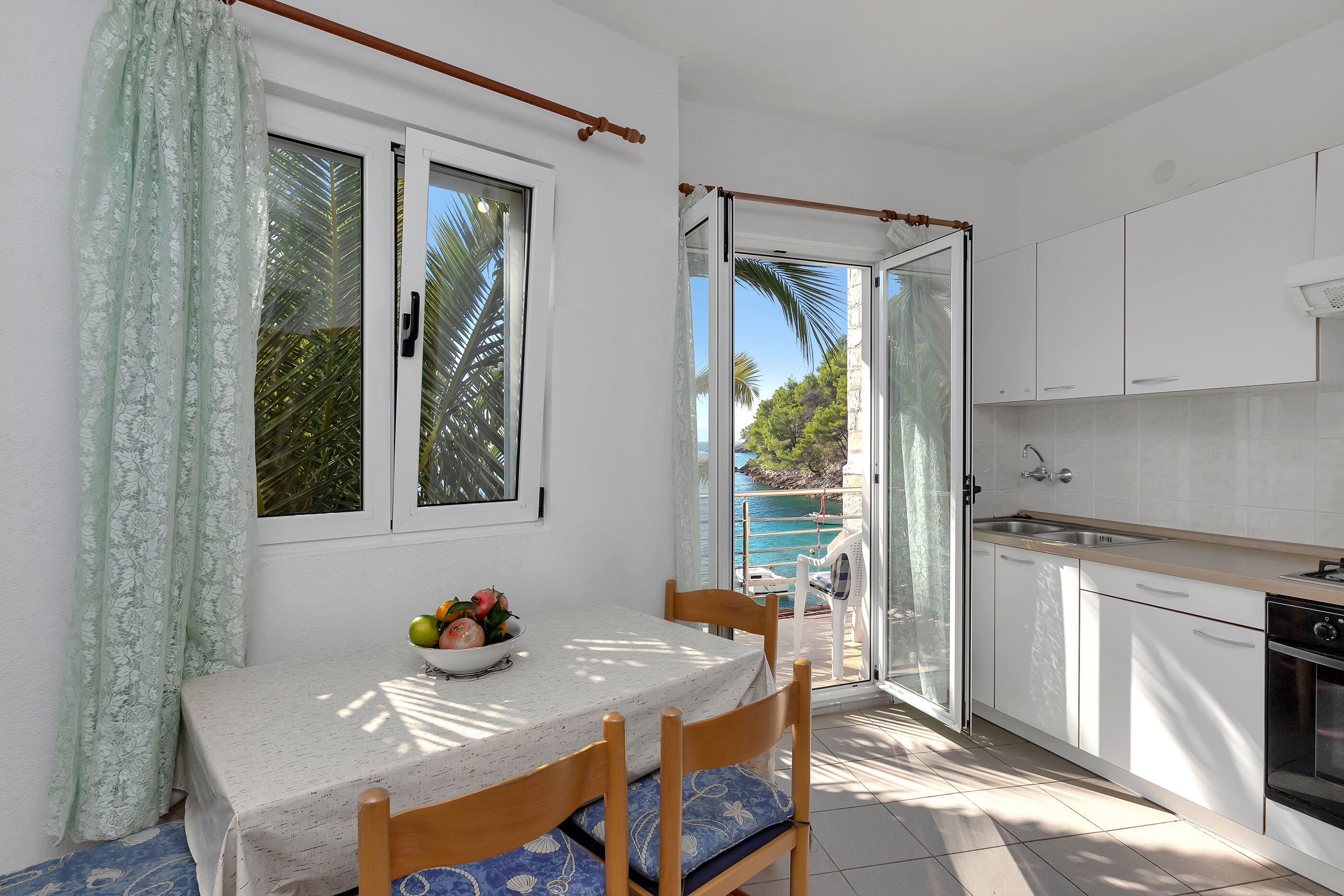 Apartments Robinzon Nikola 83741-A1