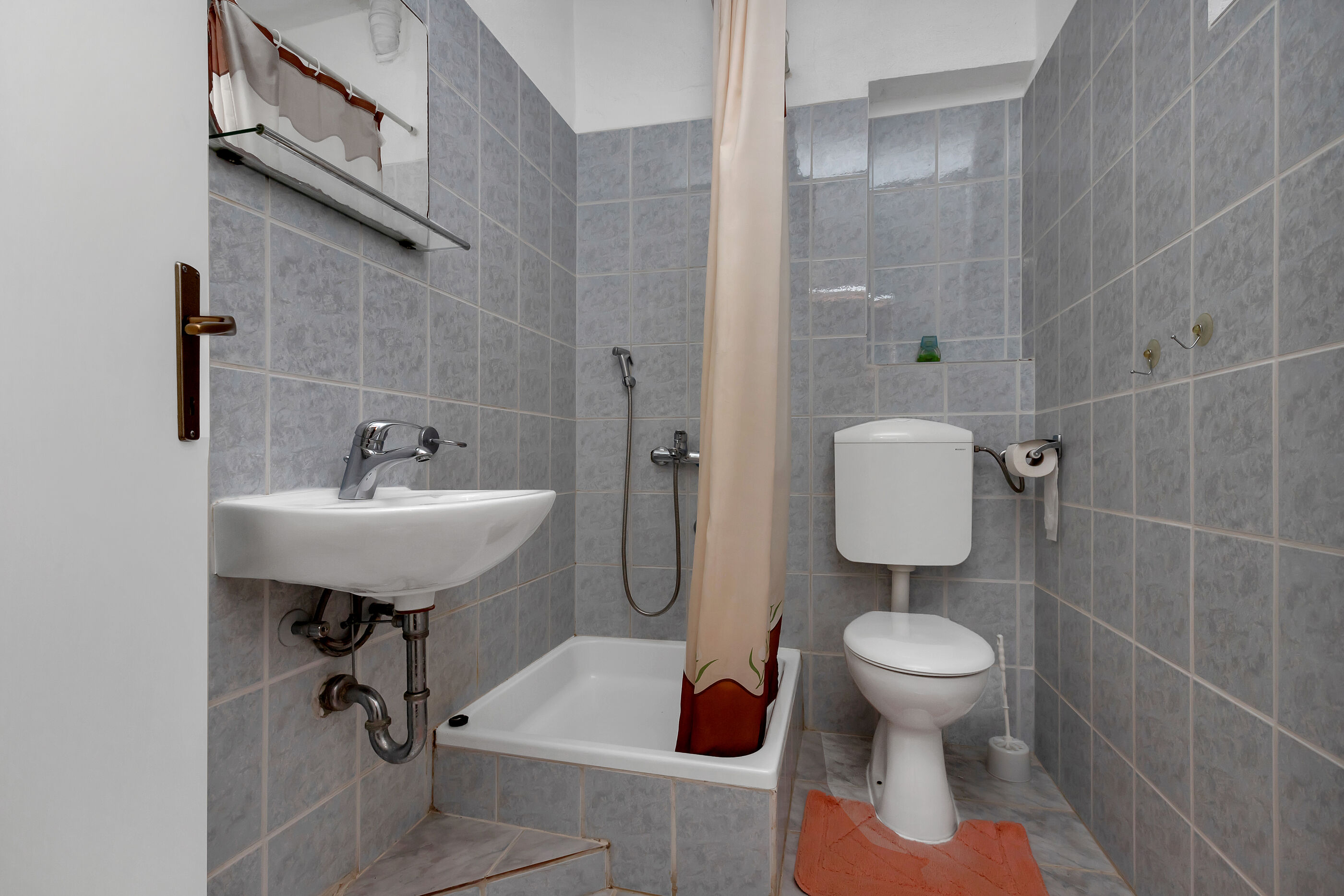 Apartments Robinzon Nikola 83741-A1