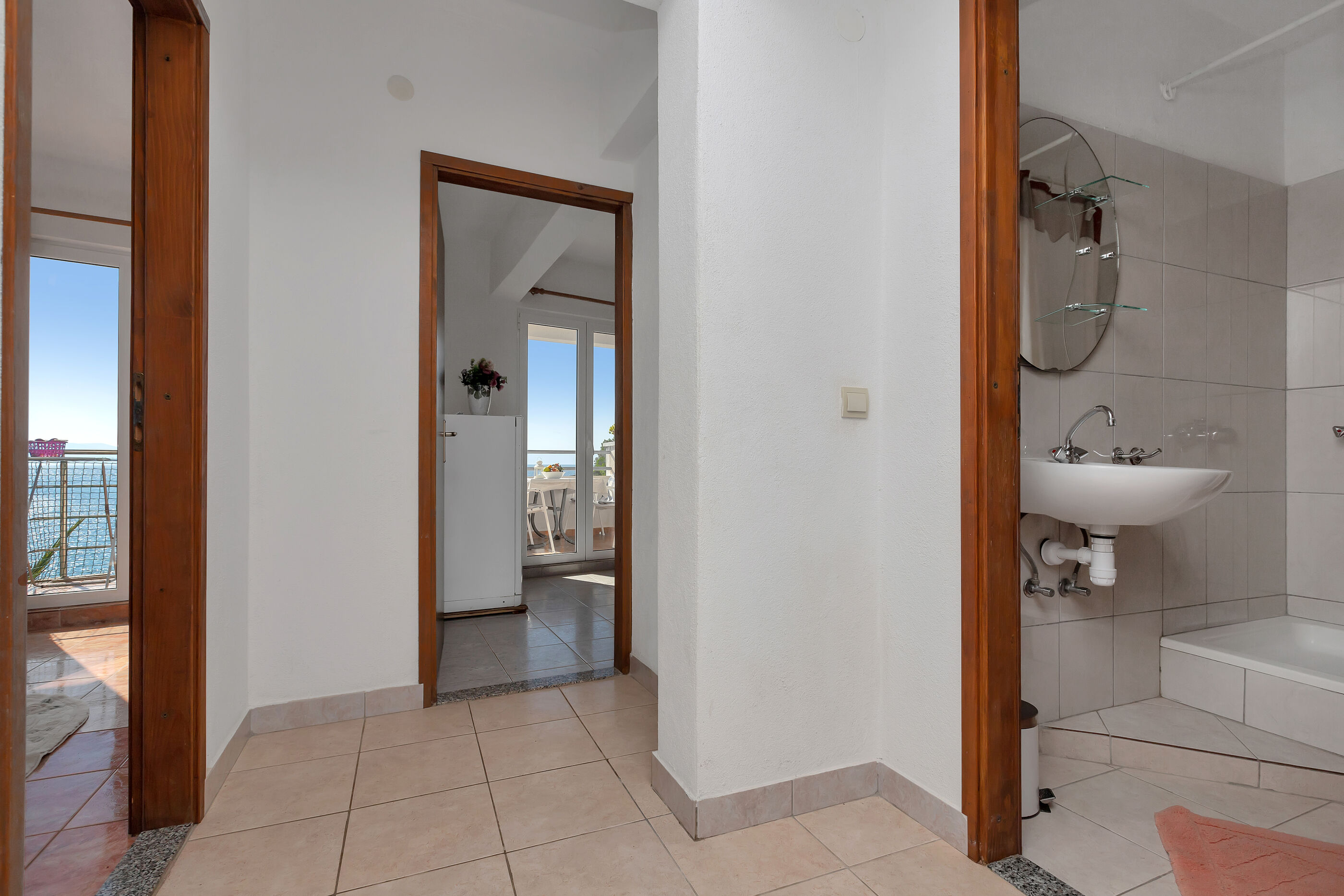 Apartments Robinzon Nikola 83741-A2