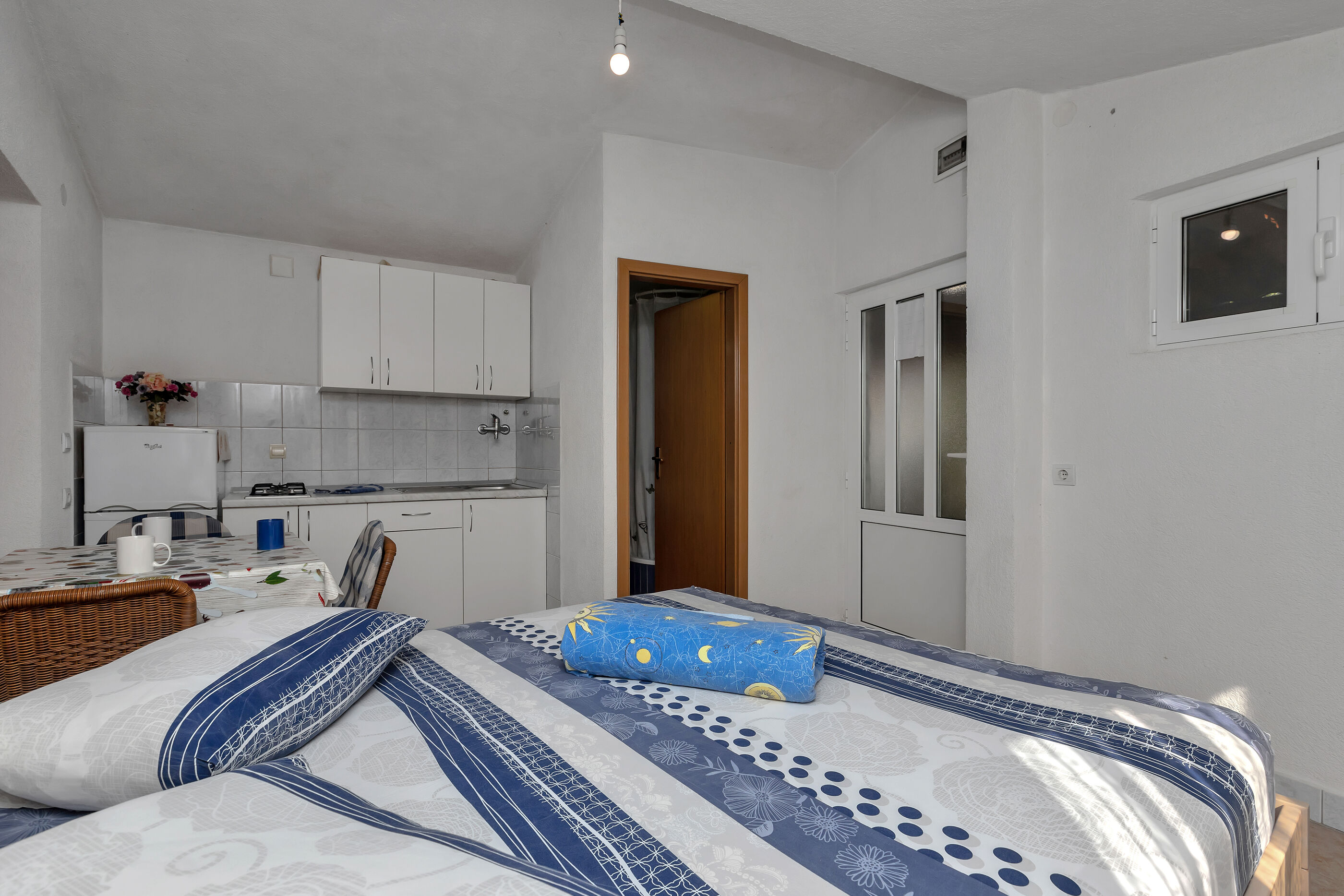 Apartments Robinzon Nikola 83741-A3
