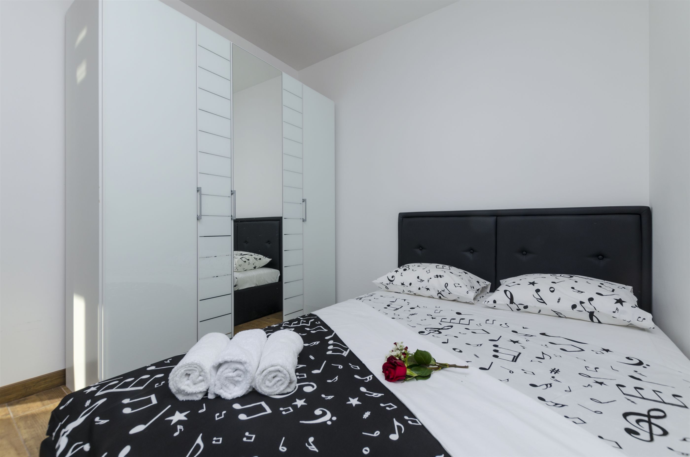 Apartments Lorenzo 26581-A2