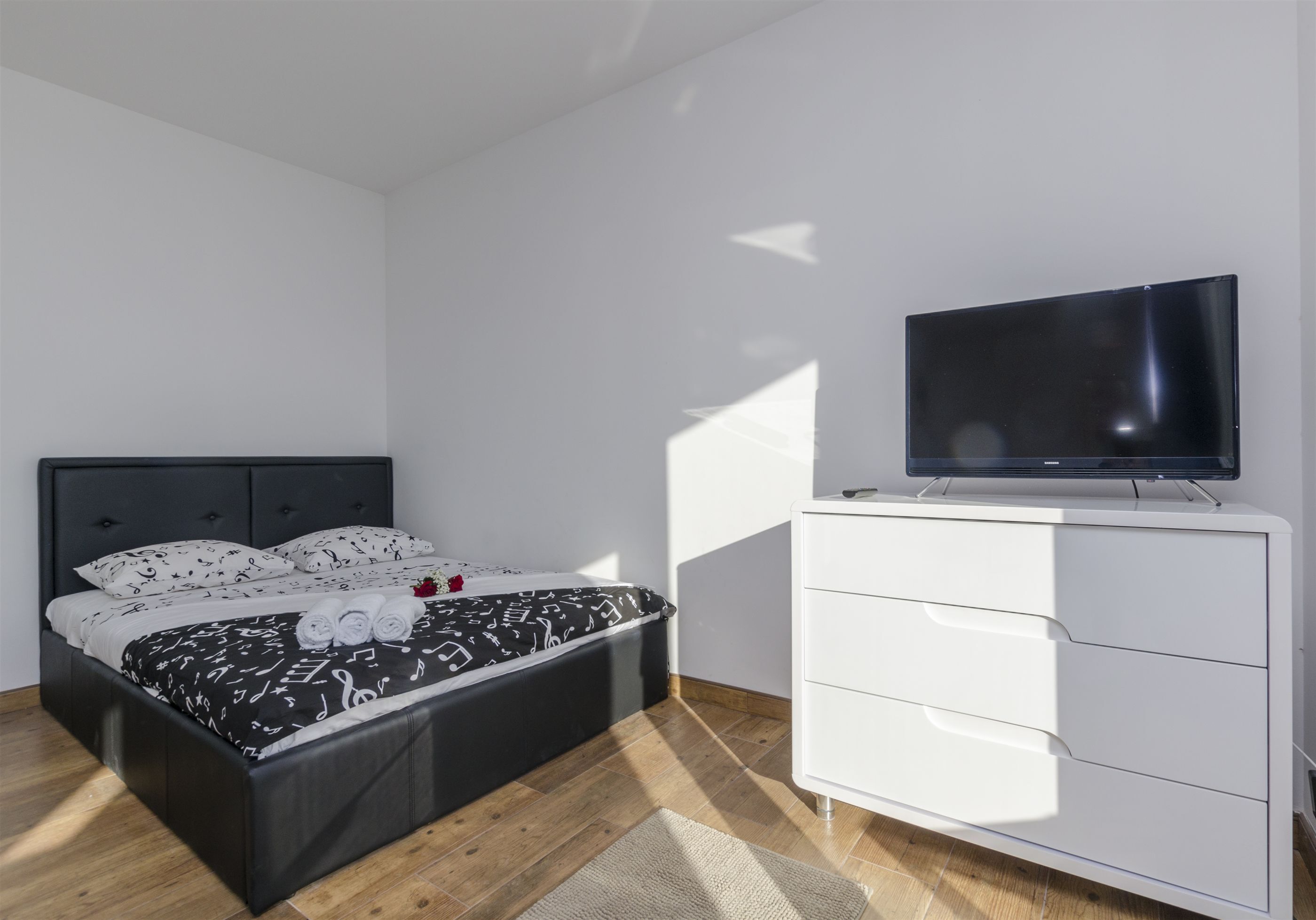 Apartments Lorenzo 26581-A2