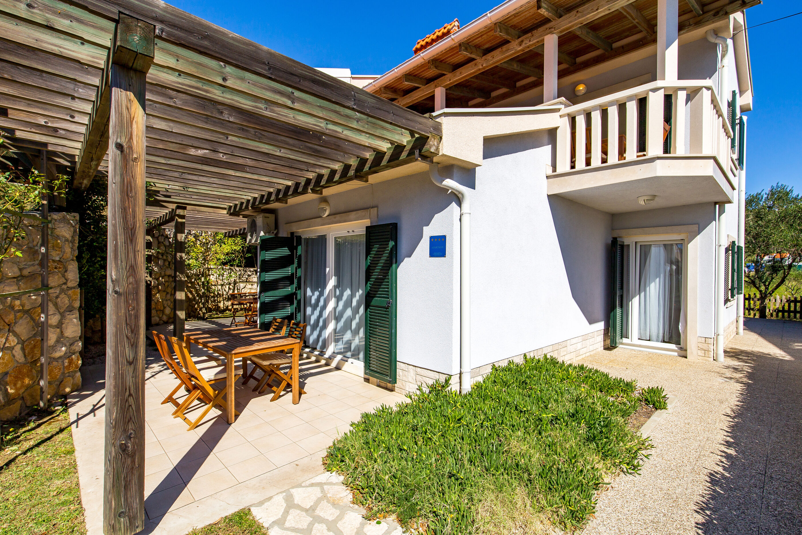 Apartments Ivan 15051-A1