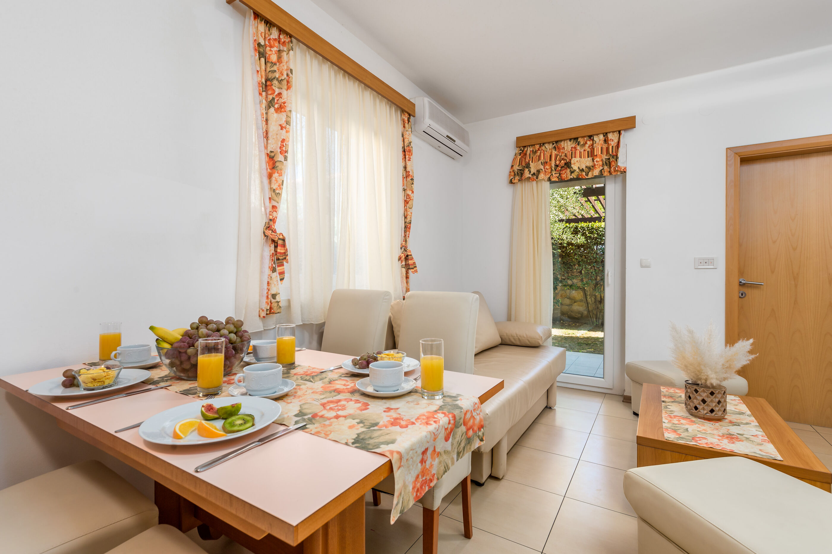 Apartments Mihaela A2