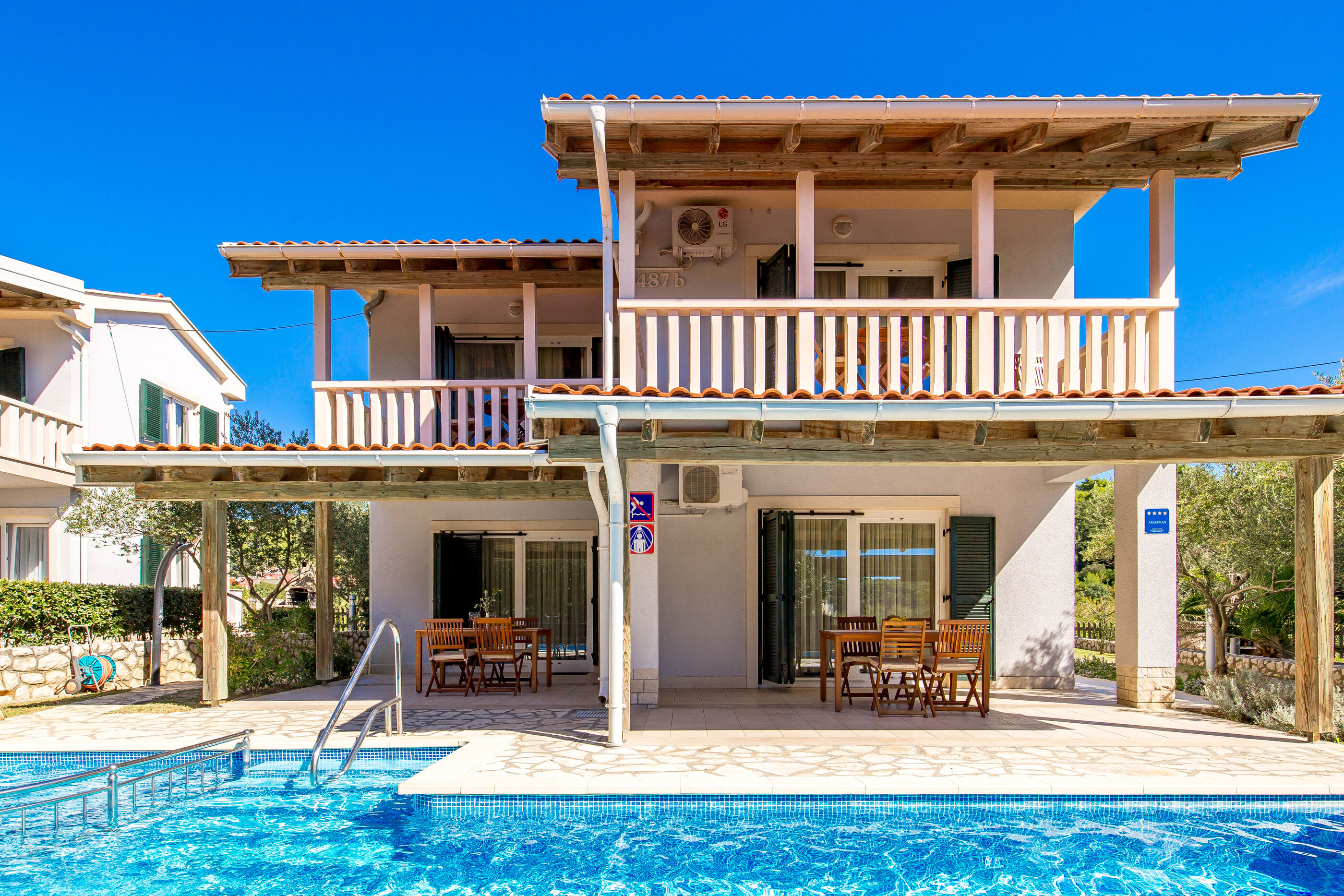 Apartments Mihaela A2