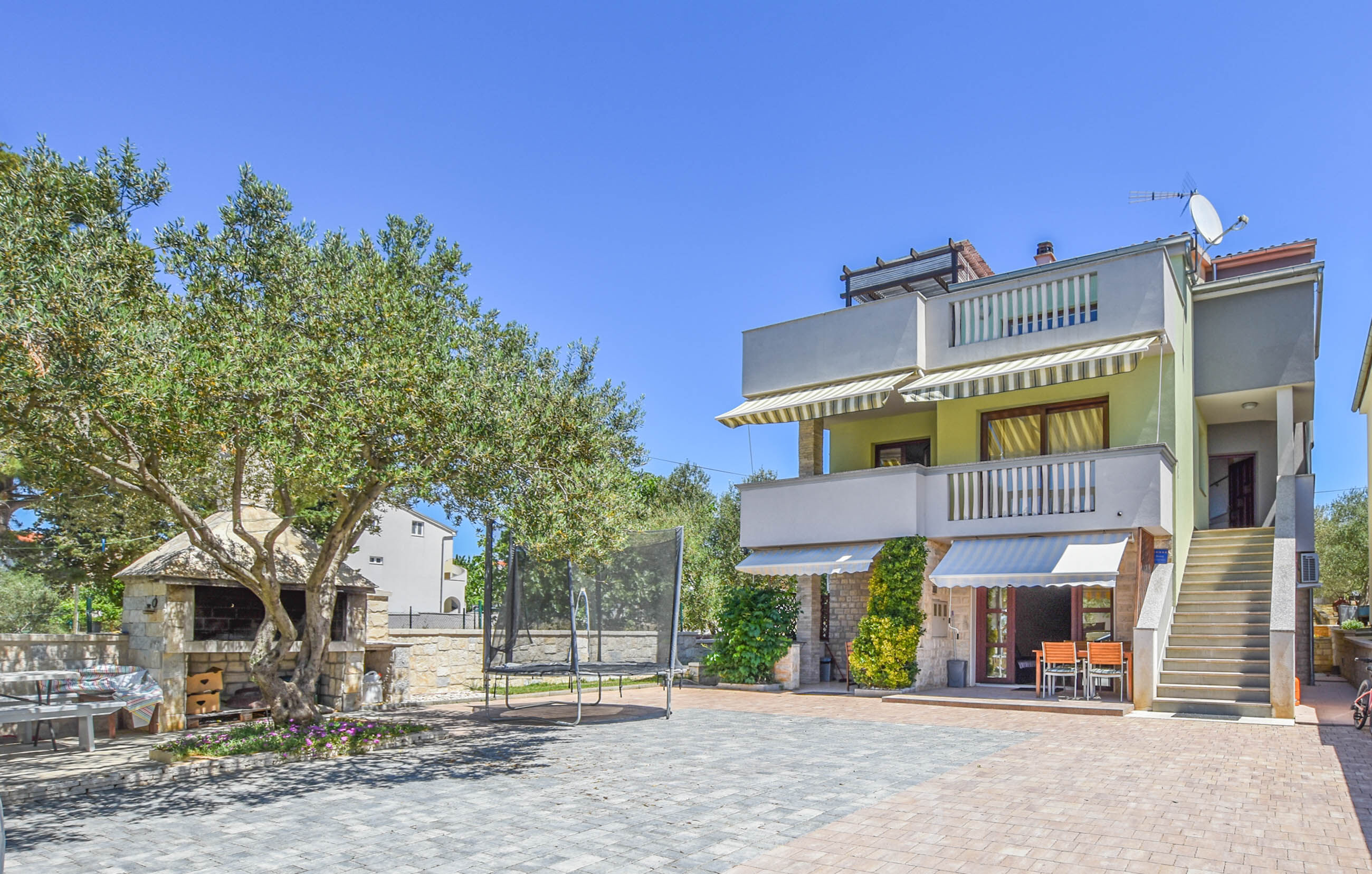 Apartments Yelkouan 82251-A2