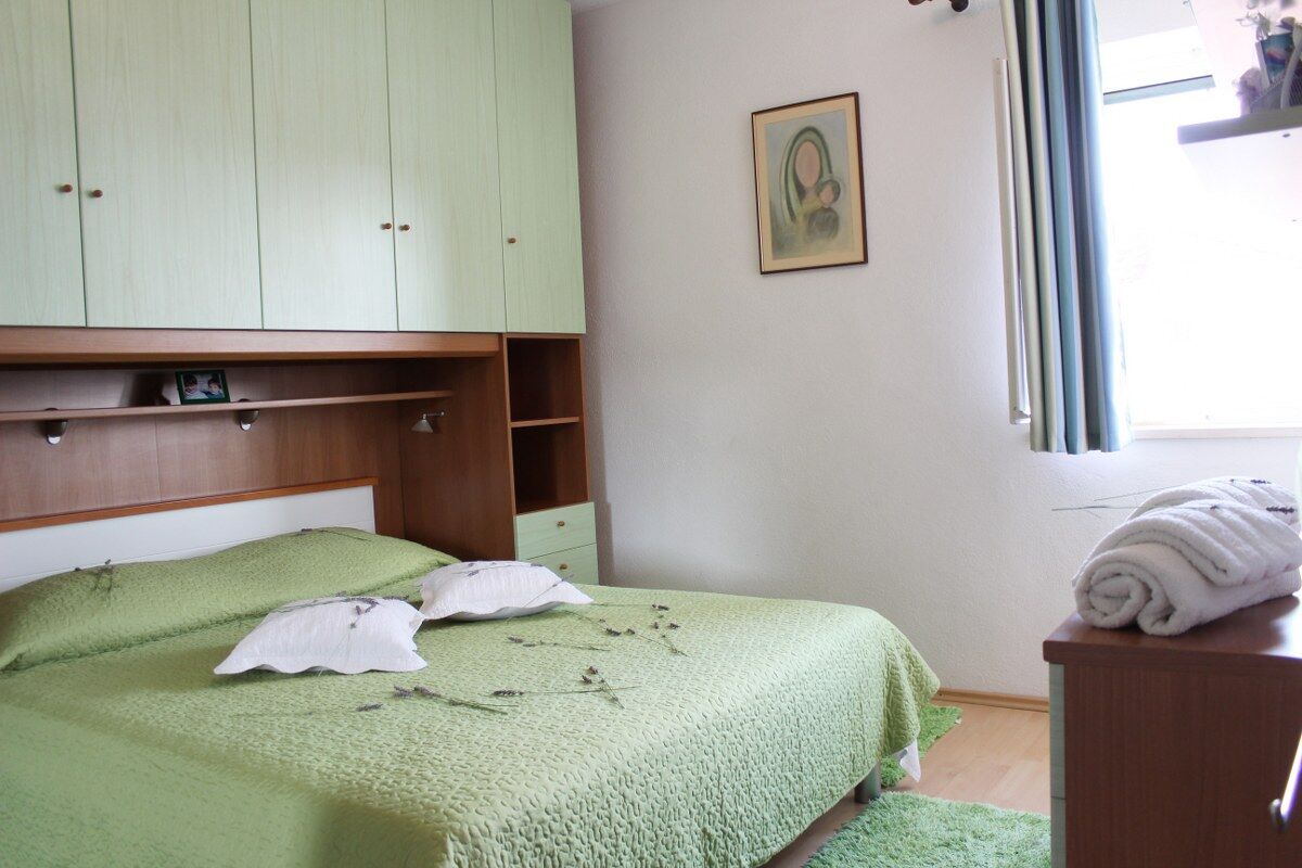Apartments Ruža vjetrova 34541-A1