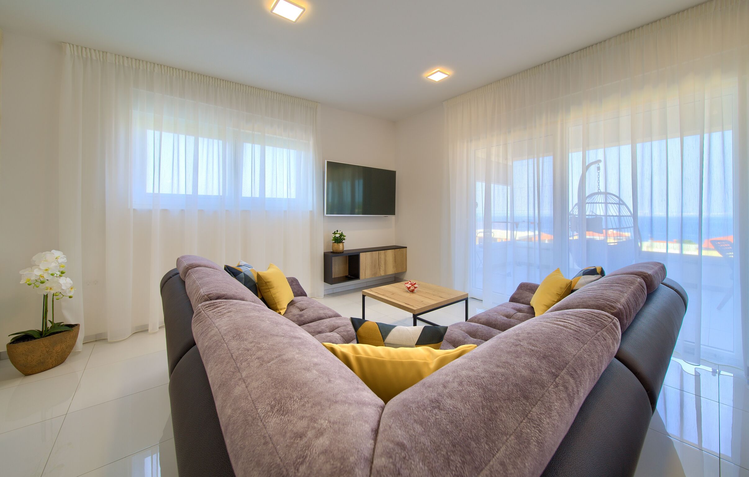 Apartment Crystal Aura 2 62079-A1