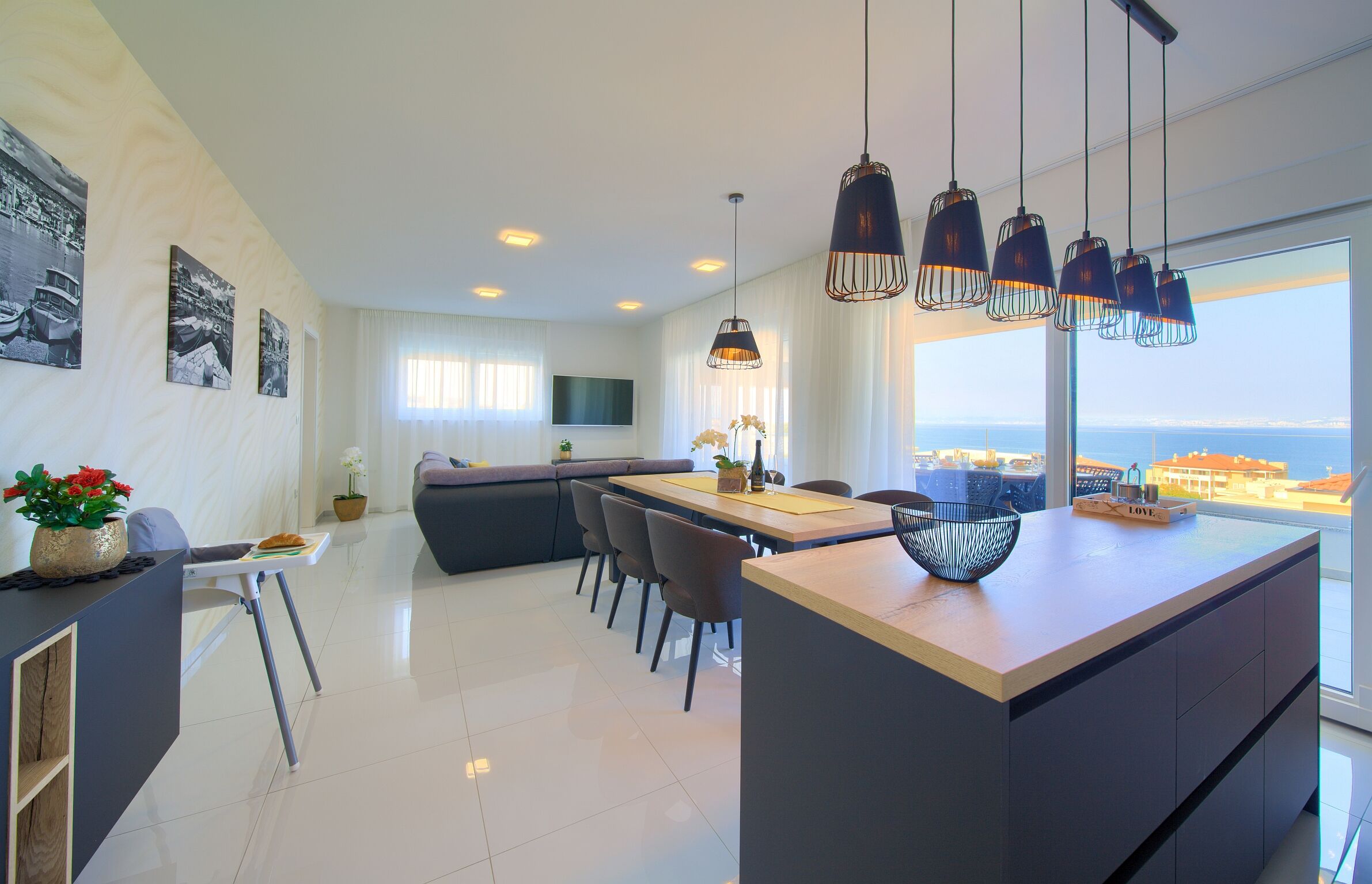 Apartment Crystal Aura 2 62079-A1