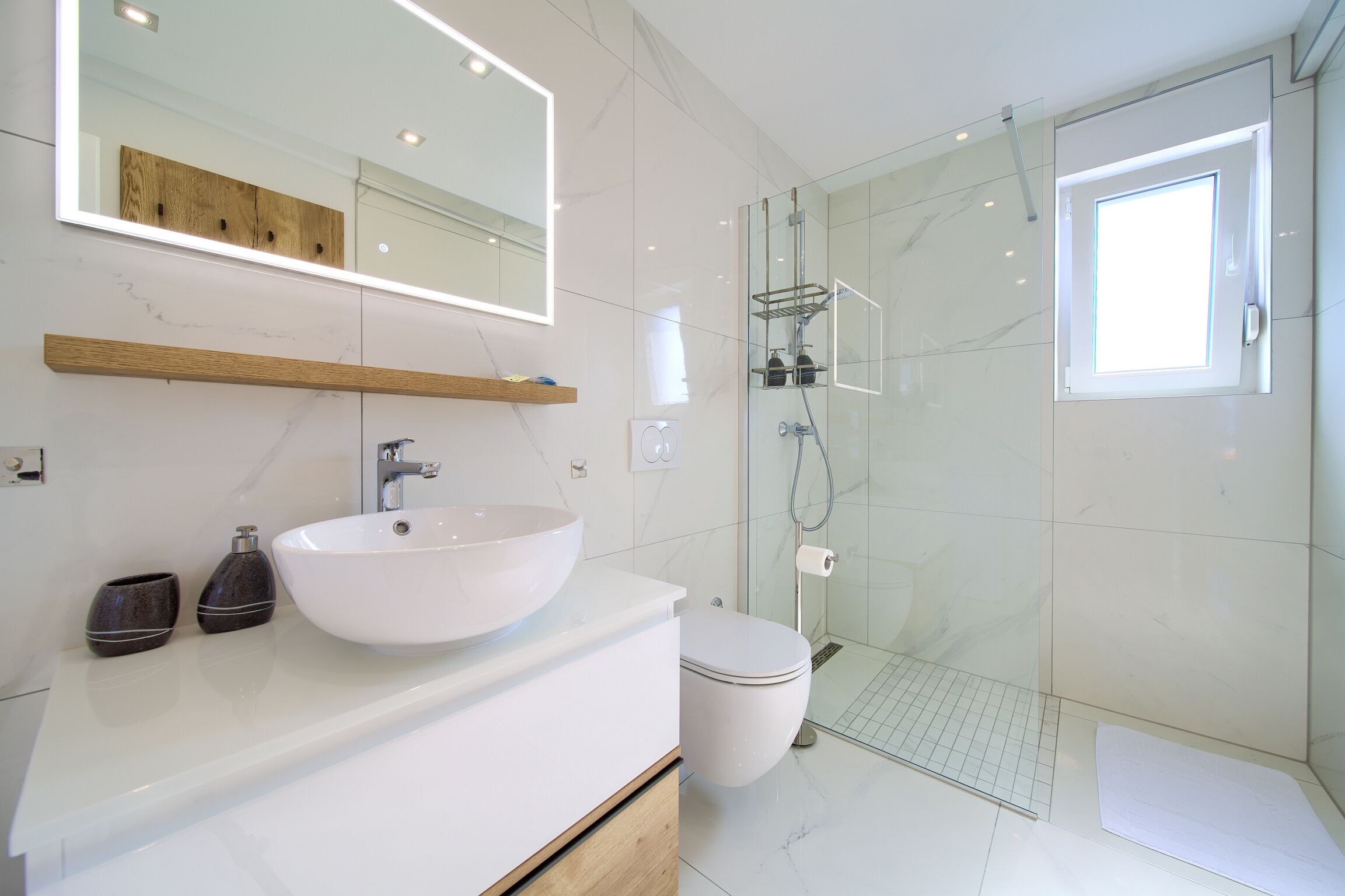 Apartment Crystal Aura 2 62079-A1