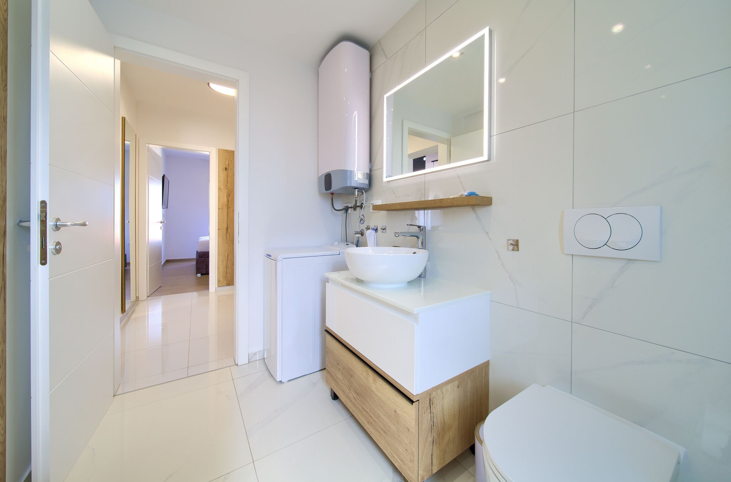 Apartment Crystal Aura 2 62079-A1